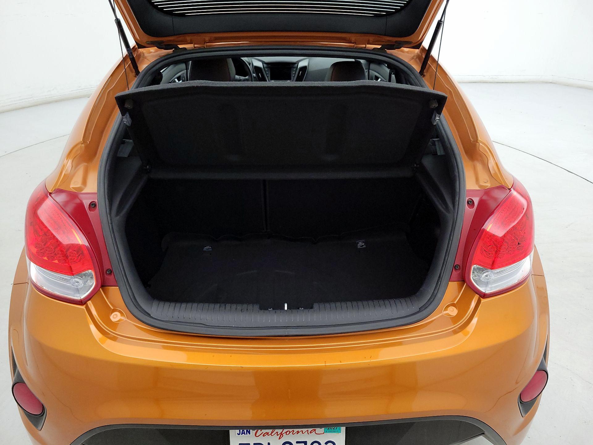 Thumbnail: 2016 Hyundai Veloster - 20