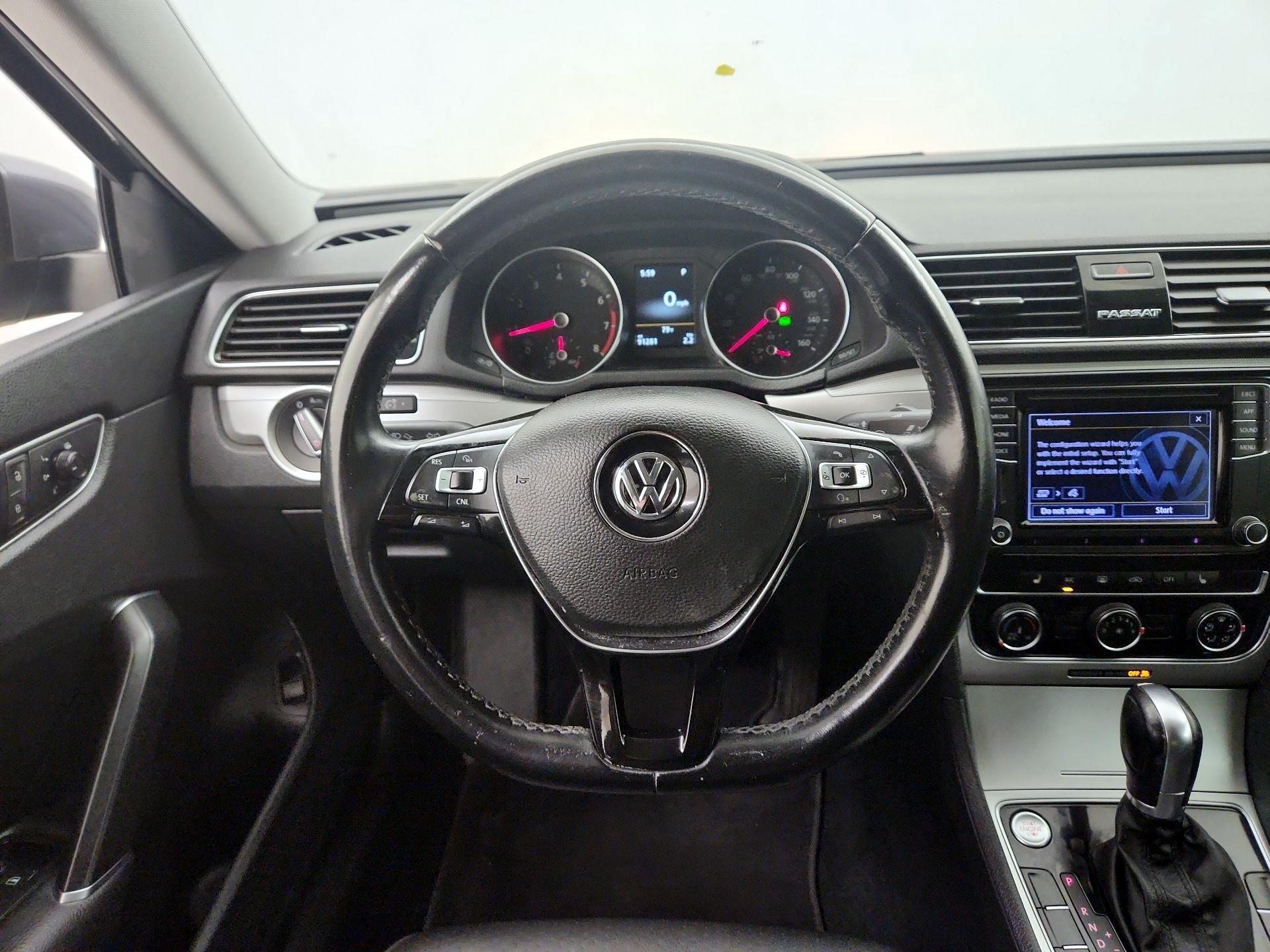 Thumbnail: 2019 Volkswagen Passat - 10