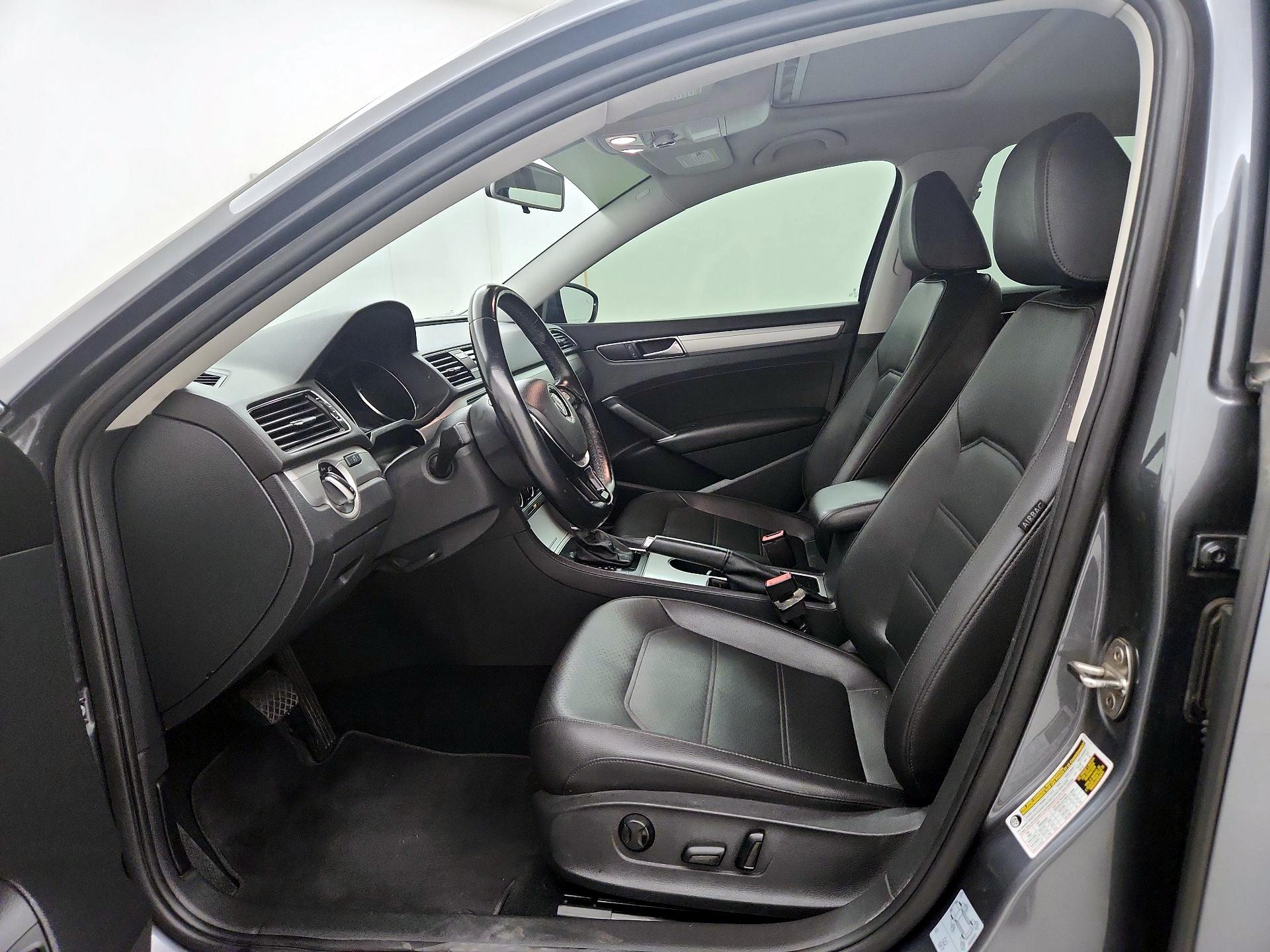 Thumbnail: 2019 Volkswagen Passat - 11
