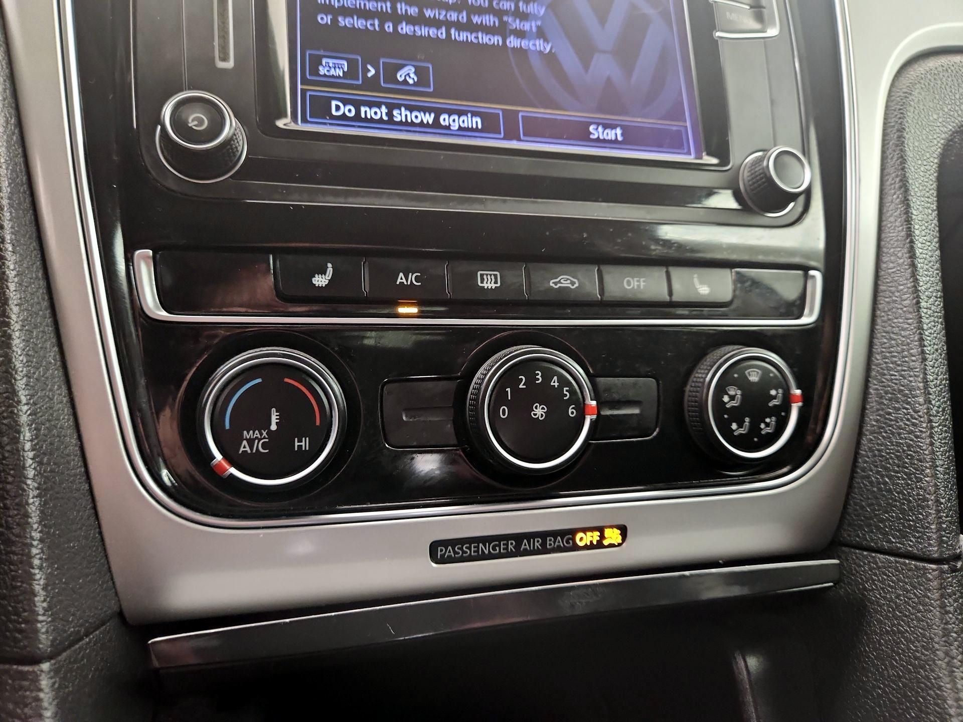 Thumbnail: 2019 Volkswagen Passat - 15
