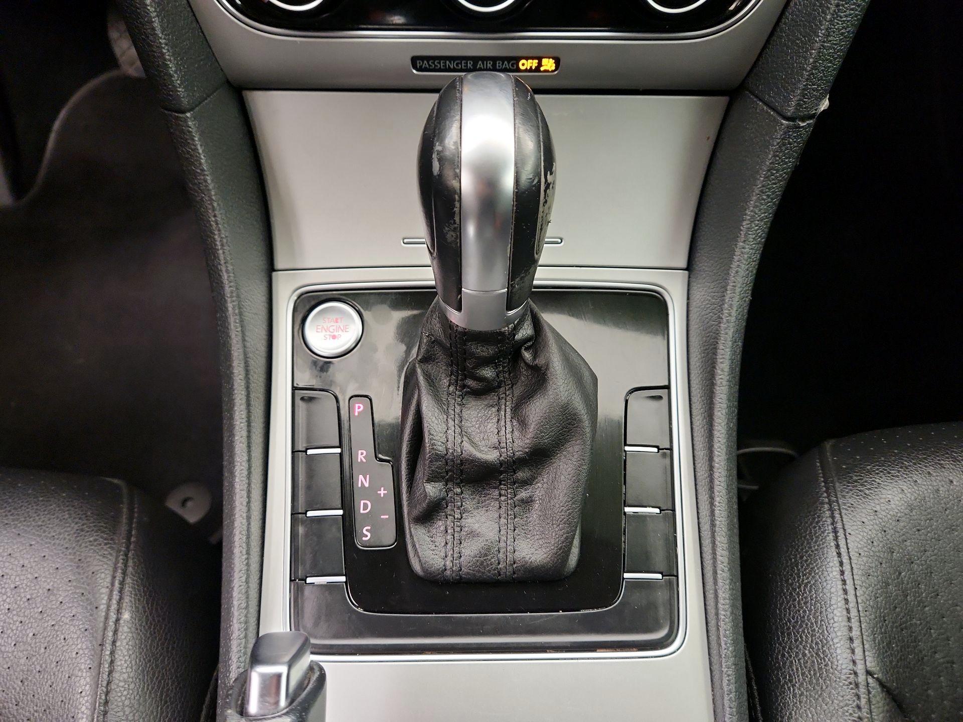 Thumbnail: 2019 Volkswagen Passat - 16