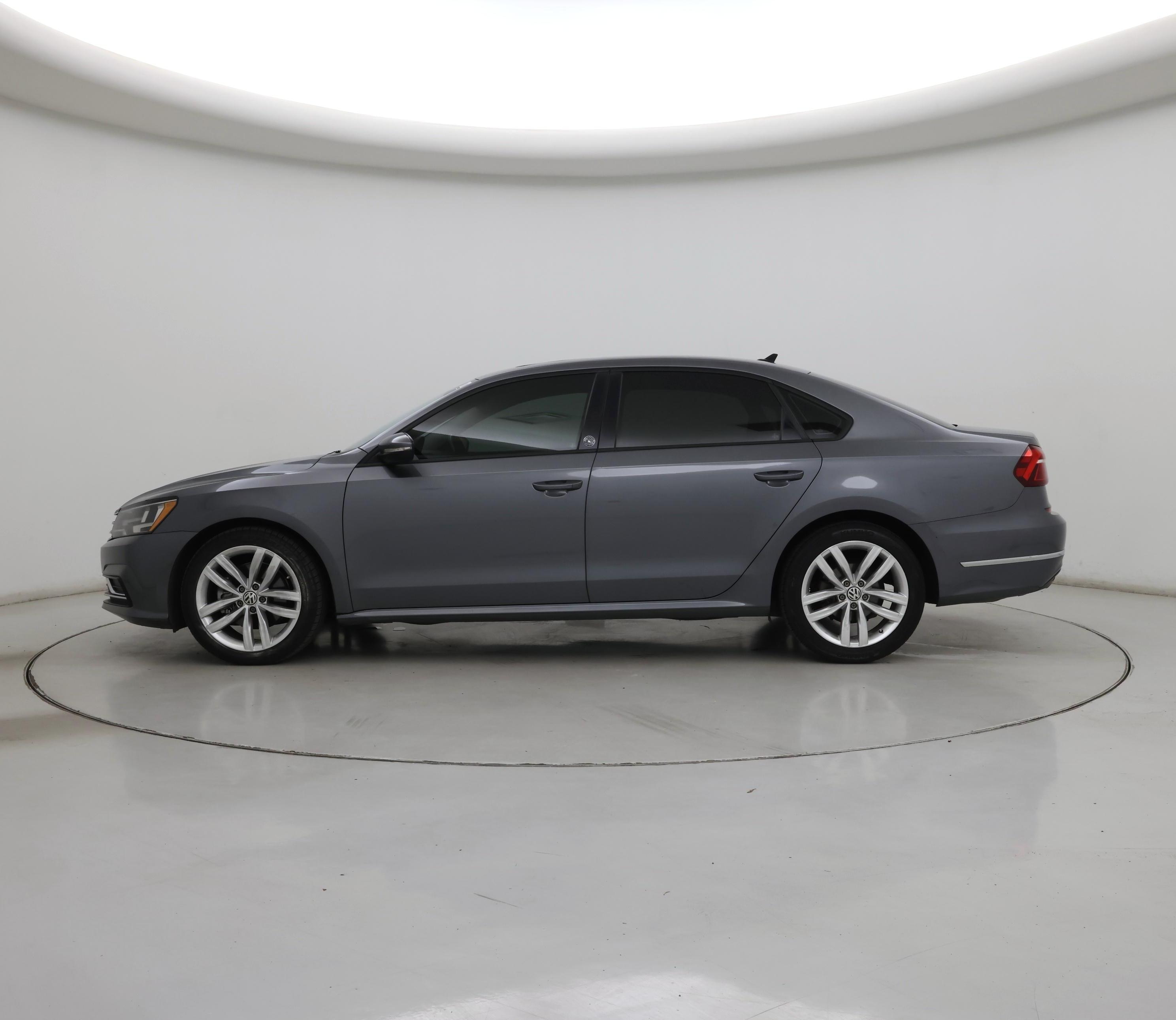 Thumbnail: 2019 Volkswagen Passat - 3