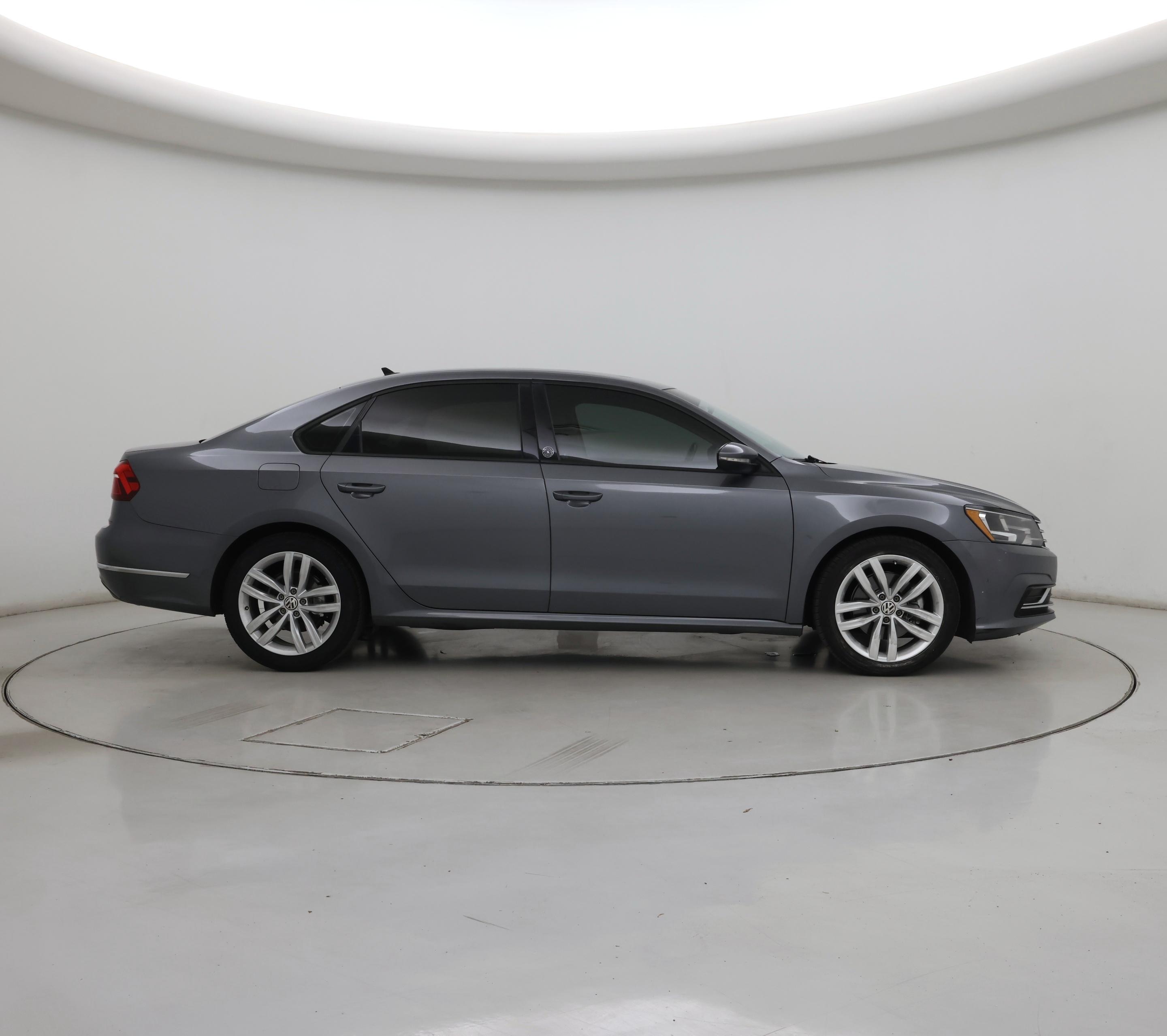 Thumbnail: 2019 Volkswagen Passat - 7