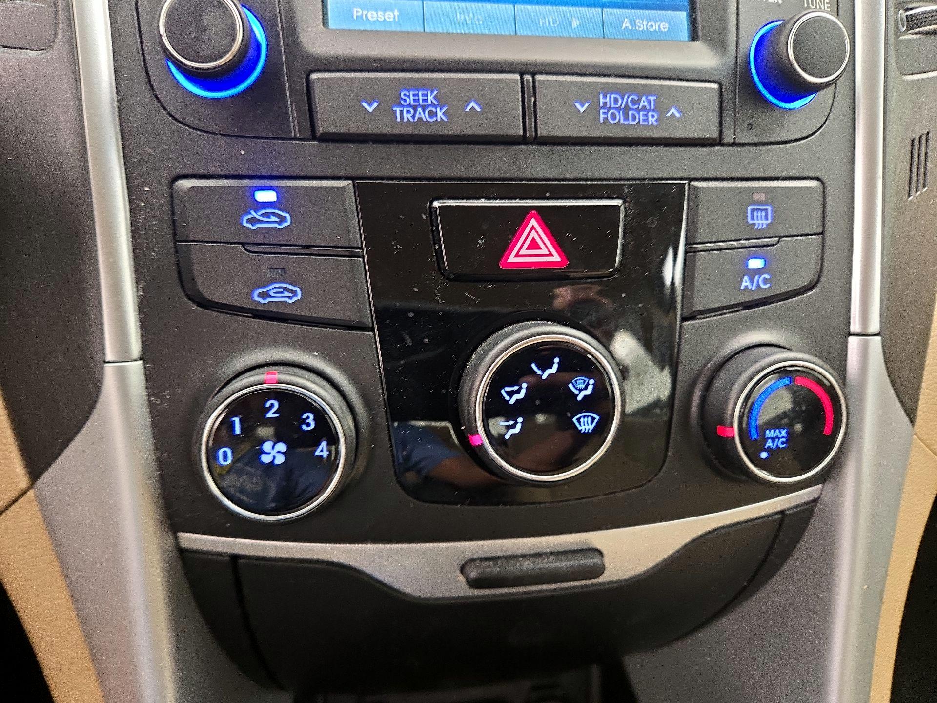 Thumbnail: 2014 Hyundai Sonata - 16
