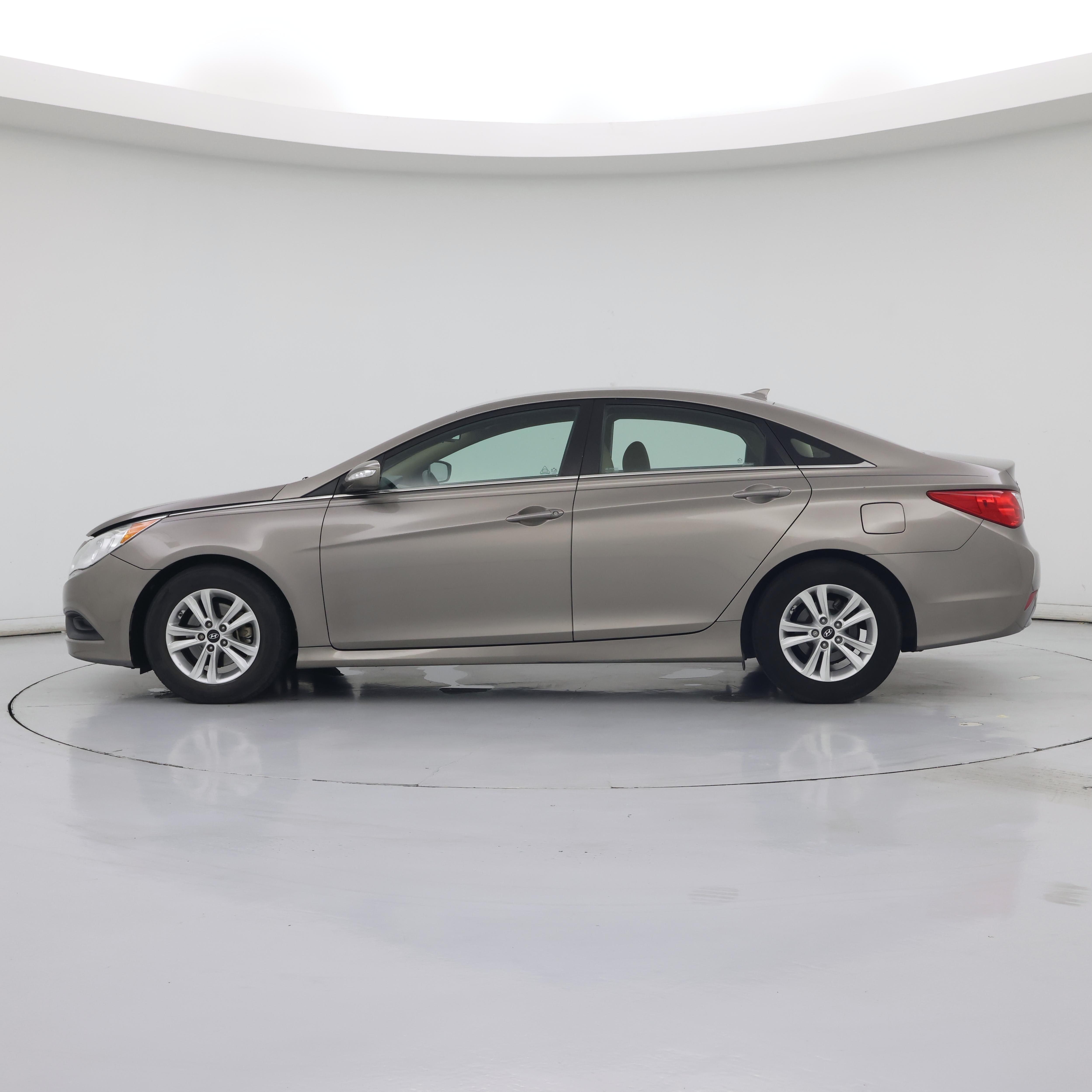 Thumbnail: 2014 Hyundai Sonata - 3
