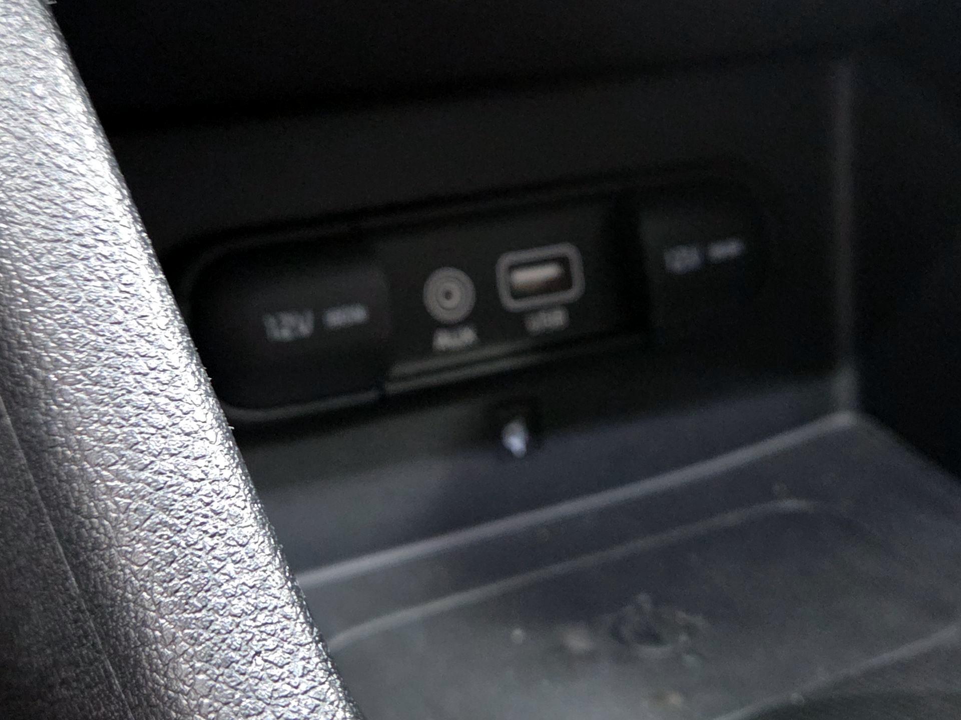 Thumbnail: 2018 Kia Niro - 19