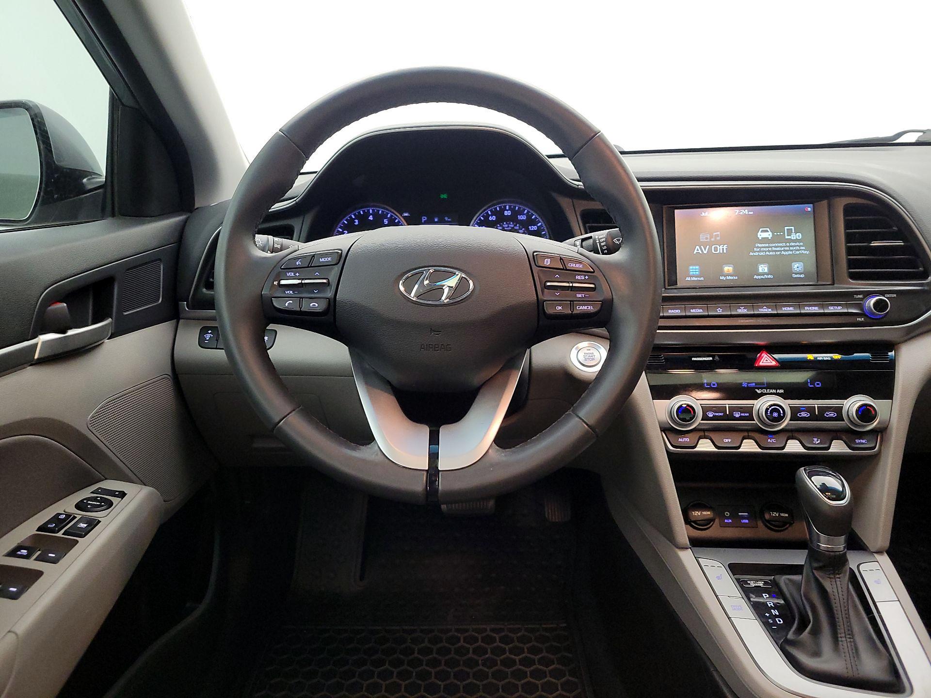 Thumbnail: 2020 Hyundai Elantra - 10