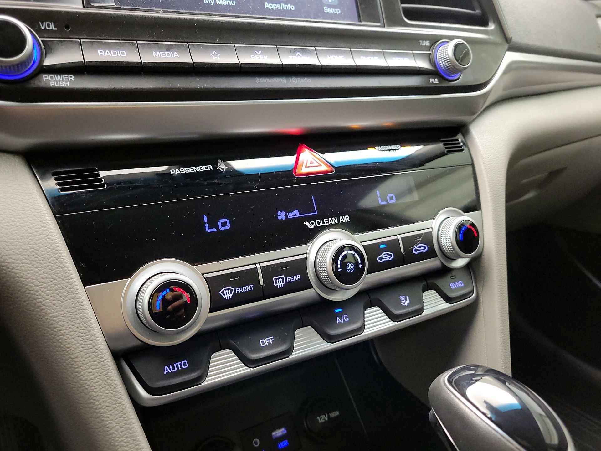 Thumbnail: 2020 Hyundai Elantra - 16