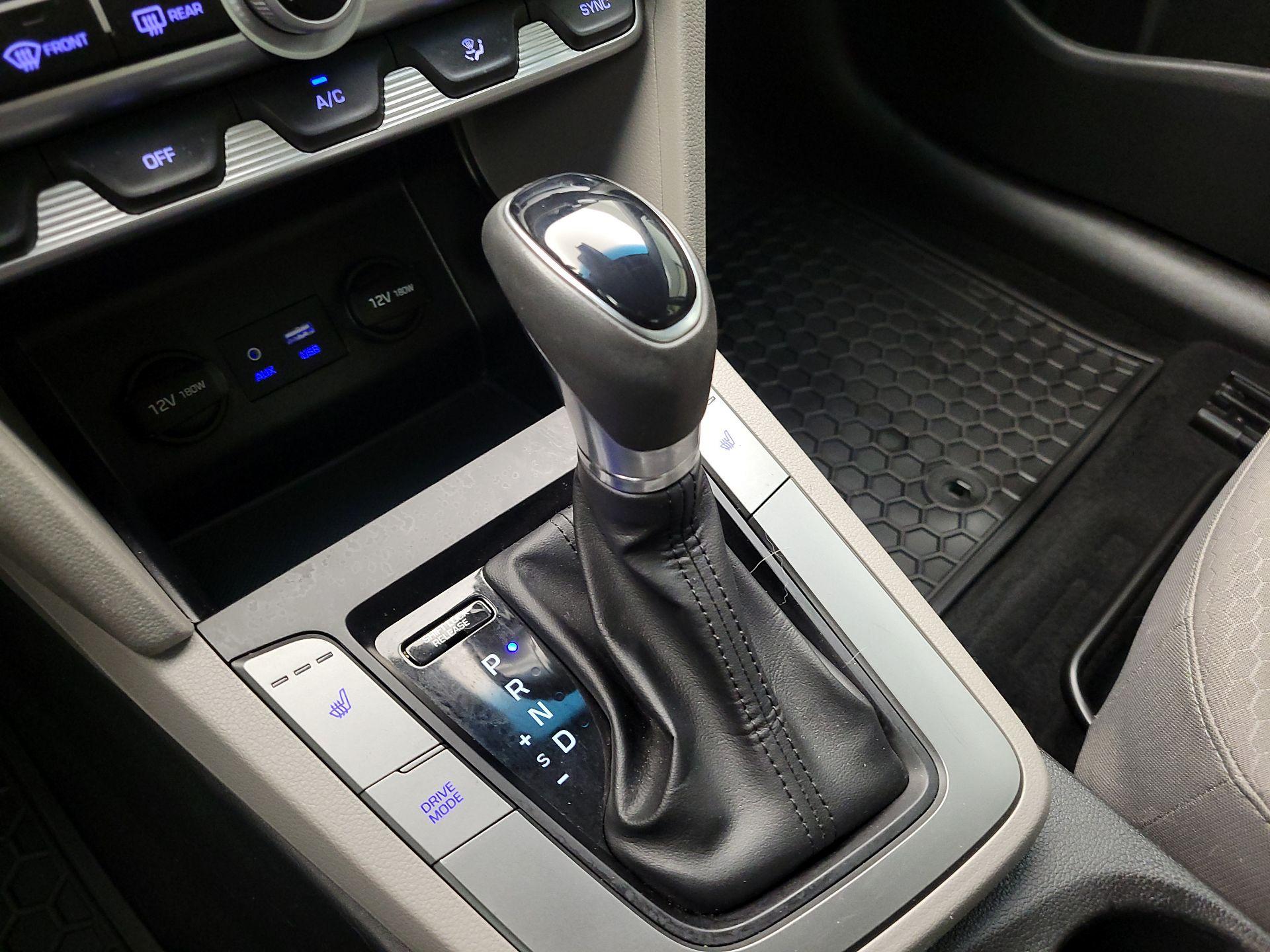 Thumbnail: 2020 Hyundai Elantra - 17