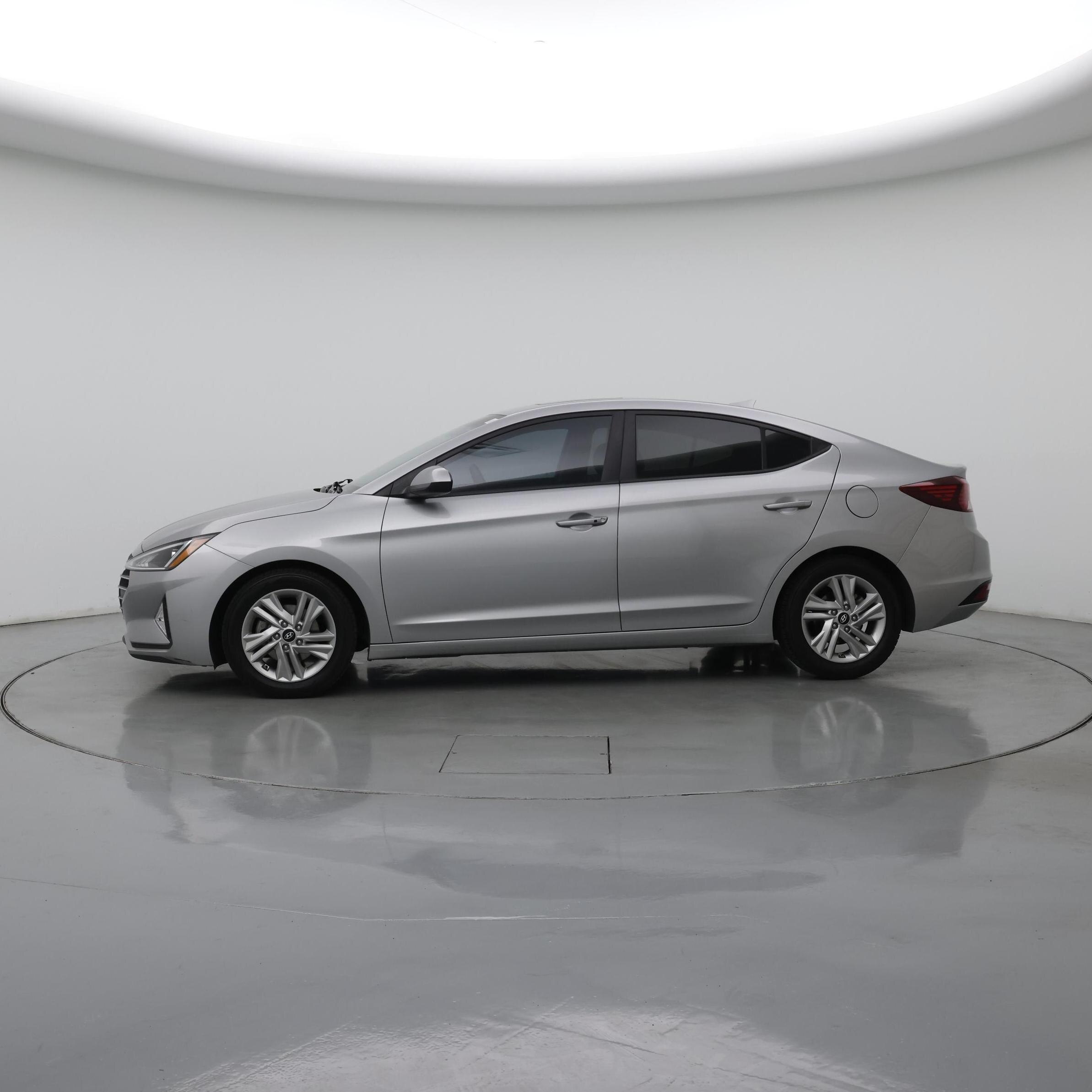 Thumbnail: 2020 Hyundai Elantra - 3