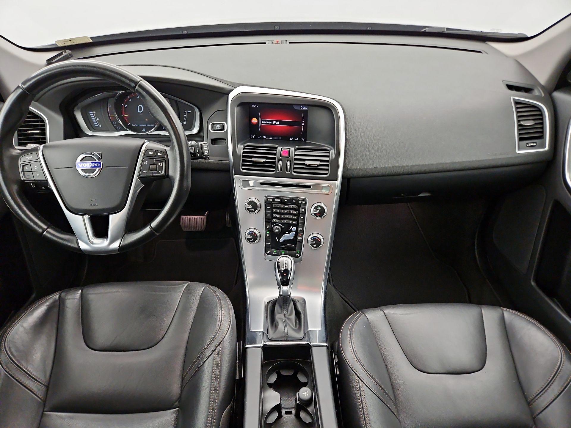 Thumbnail: 2017 Volvo XC60 - 9