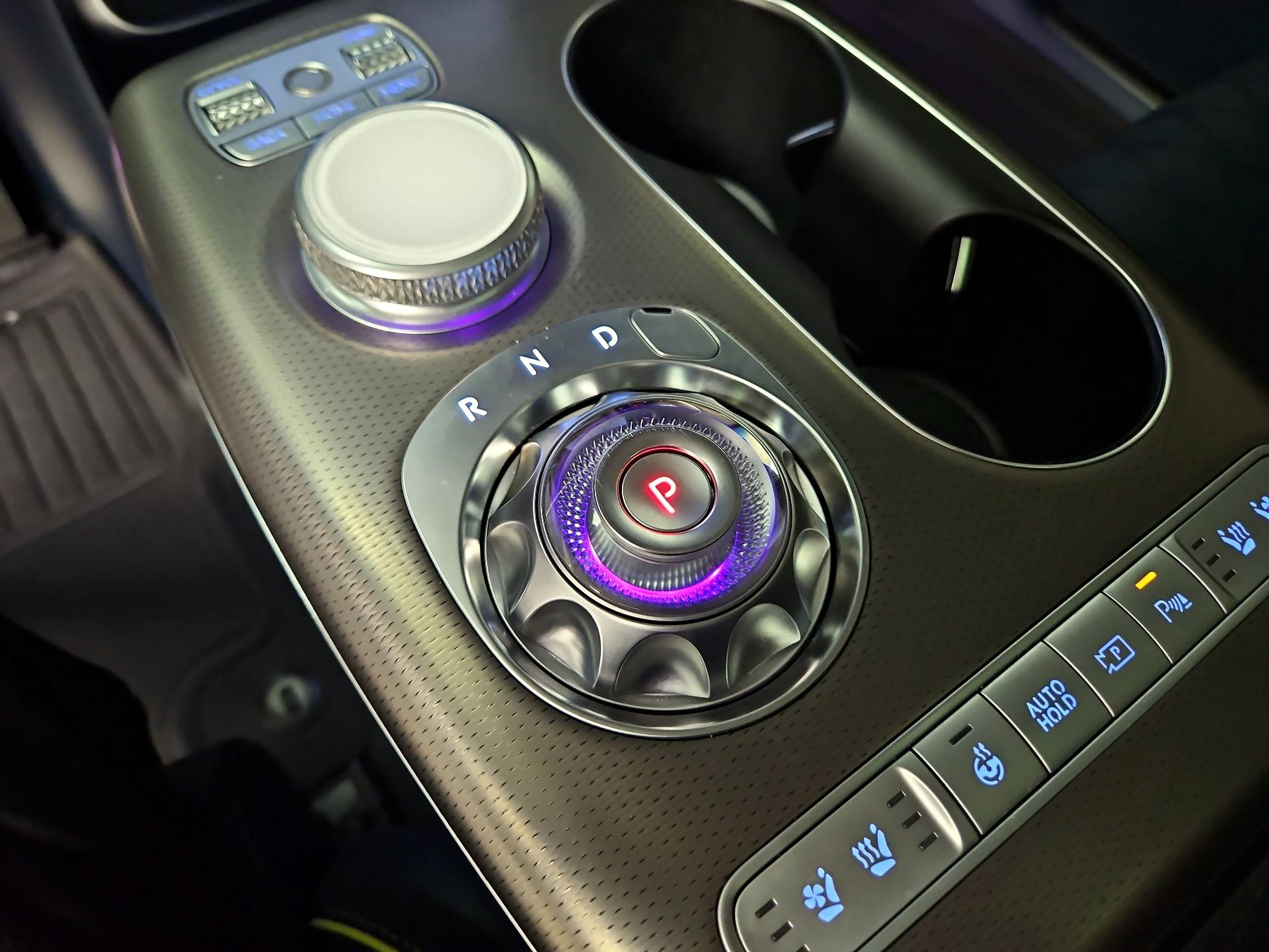 Thumbnail: 2024 Genesis GV60 - 18