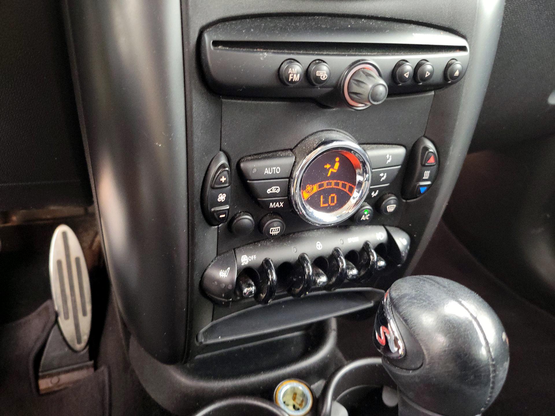 Thumbnail: 2015 MINI Cooper Countryman - 14
