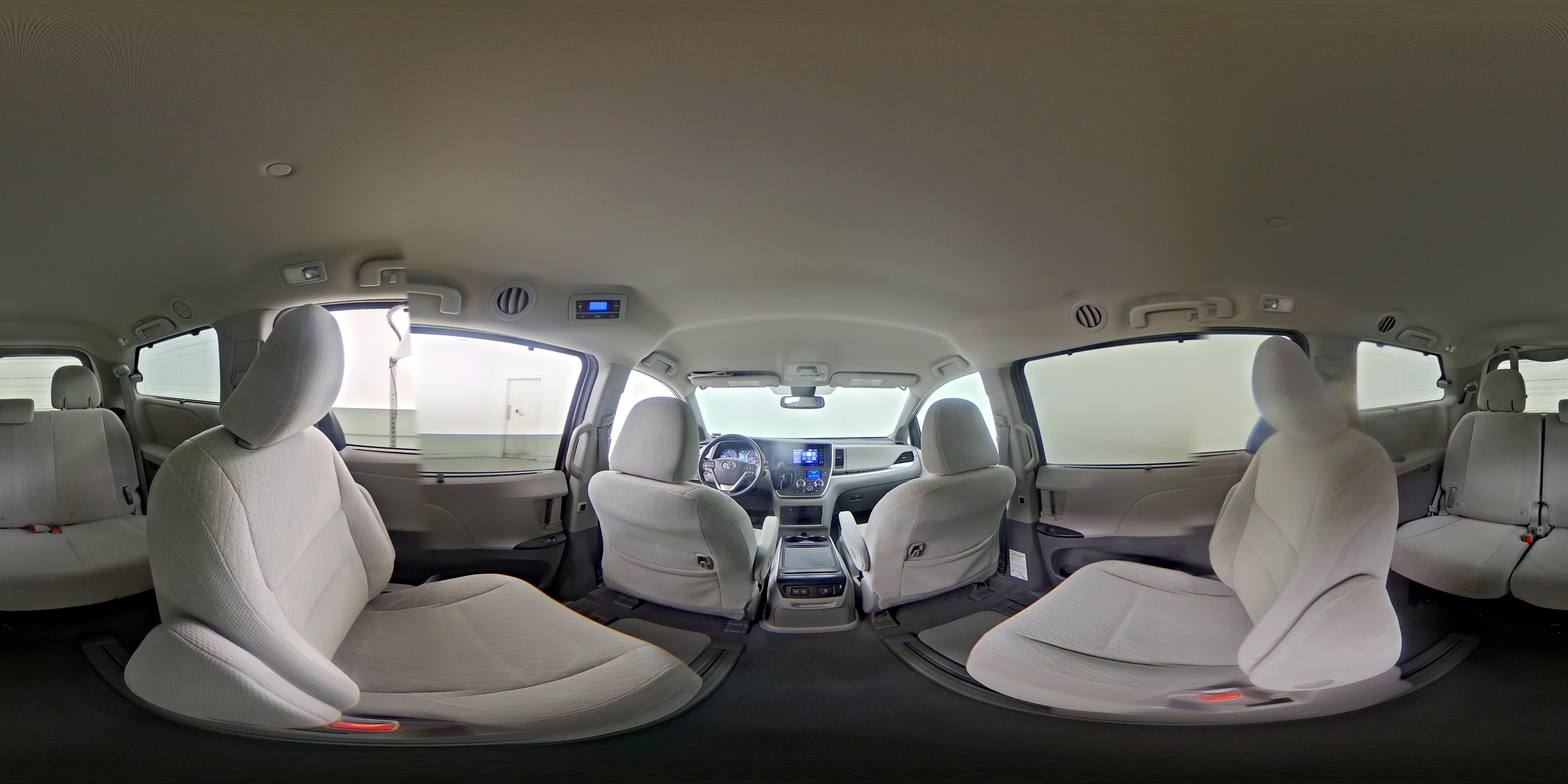 2020 Toyota Sienna LE - Photo 27