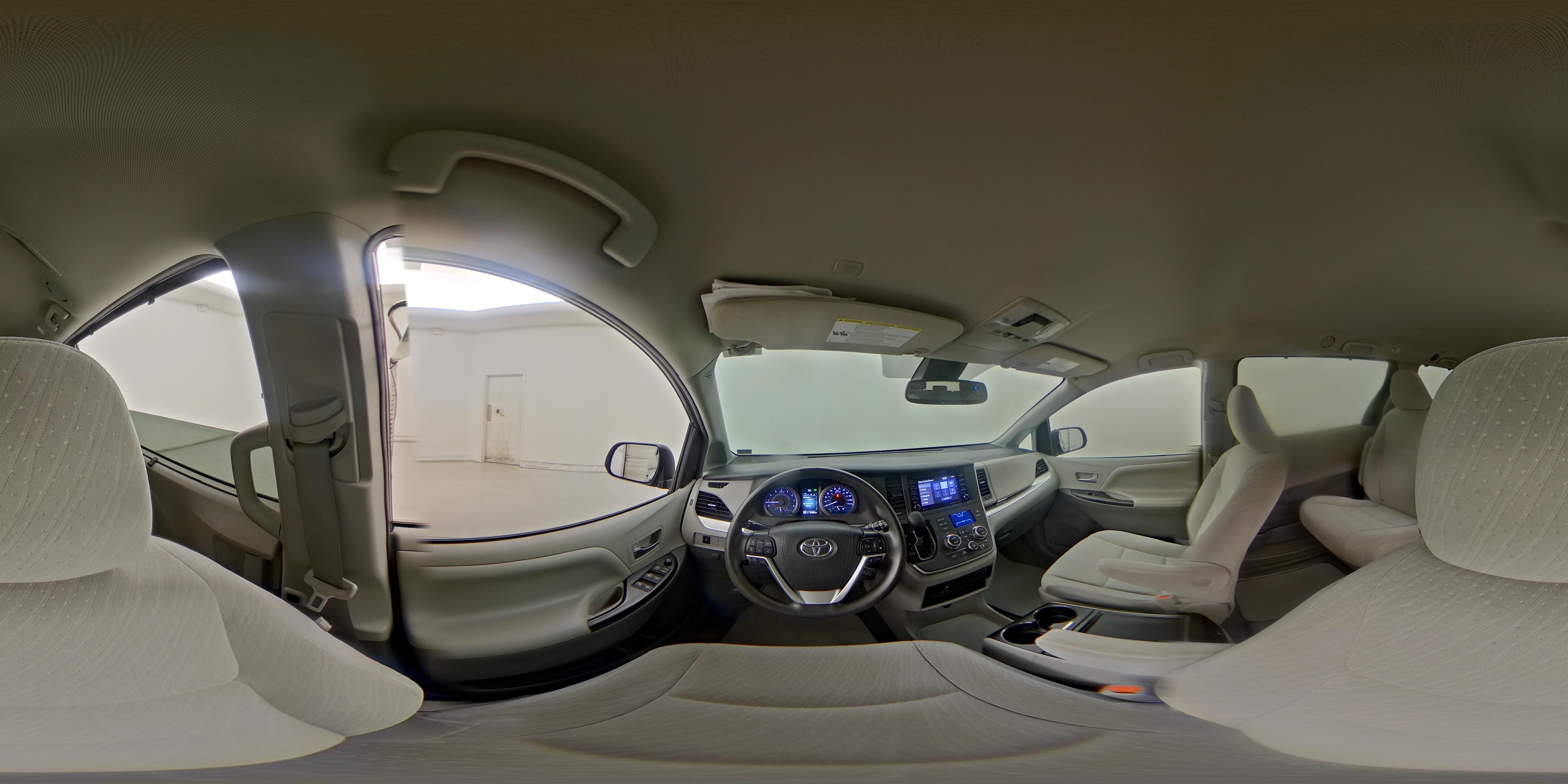 2020 Toyota Sienna LE - Photo 28