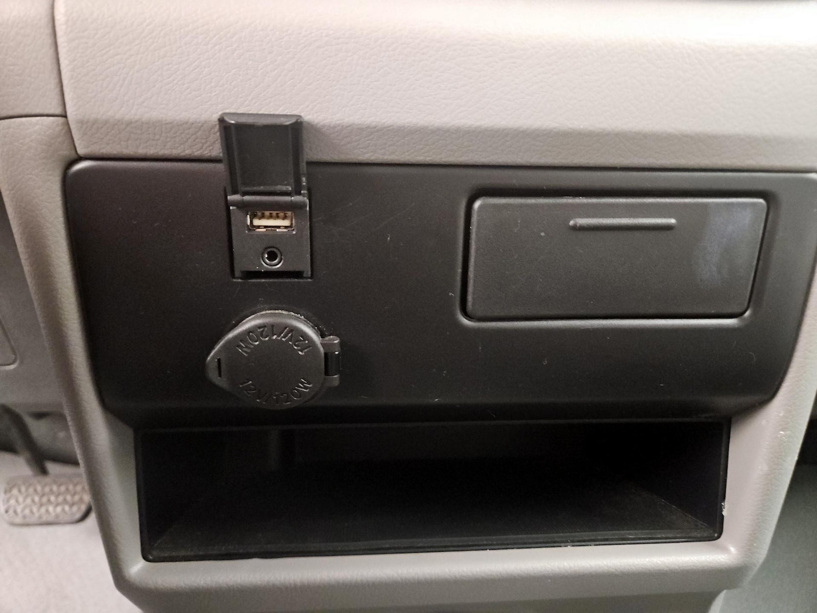 2020 Toyota Sienna LE - Photo 20
