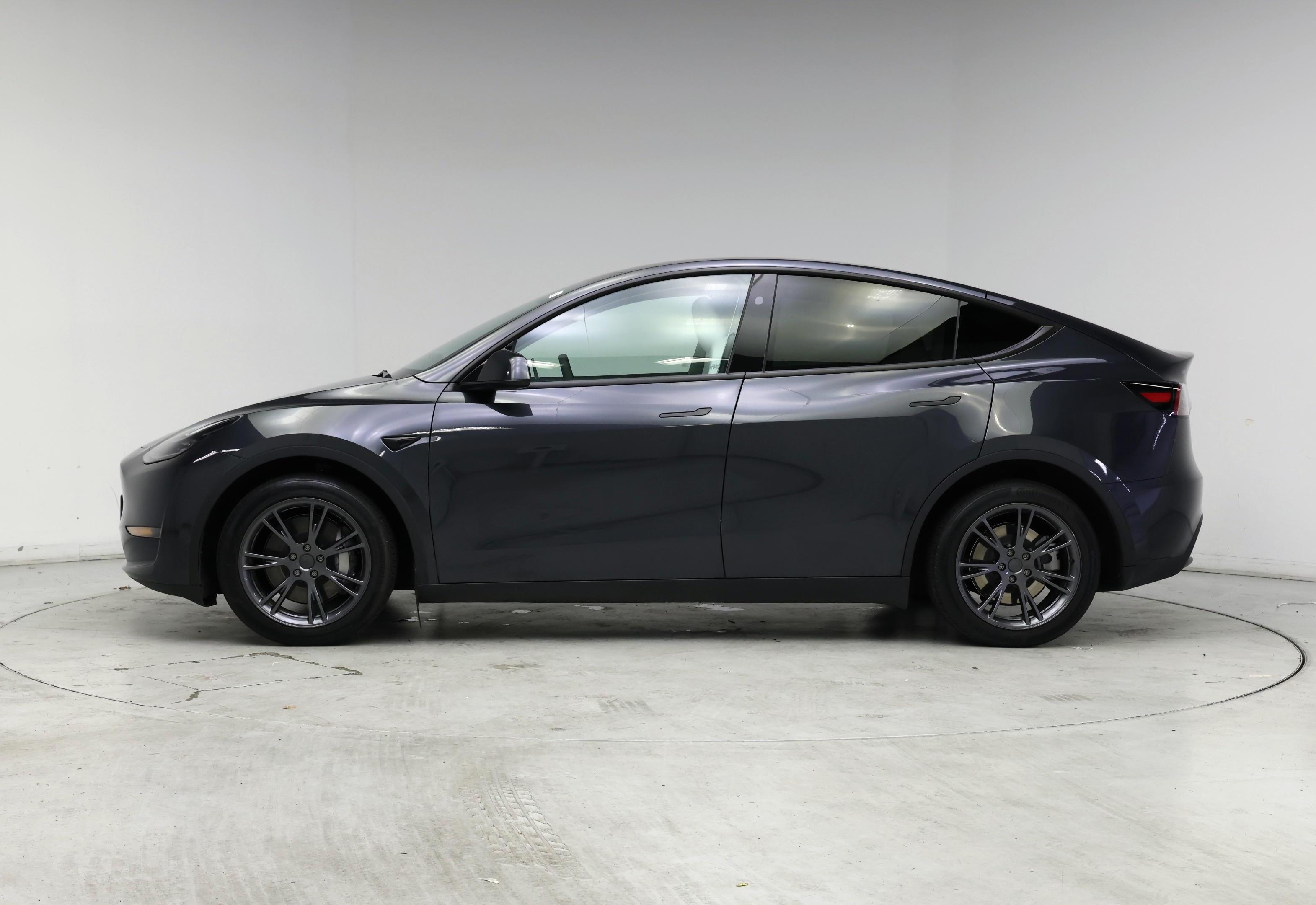 Thumbnail: 2025 Tesla Model Y - 3