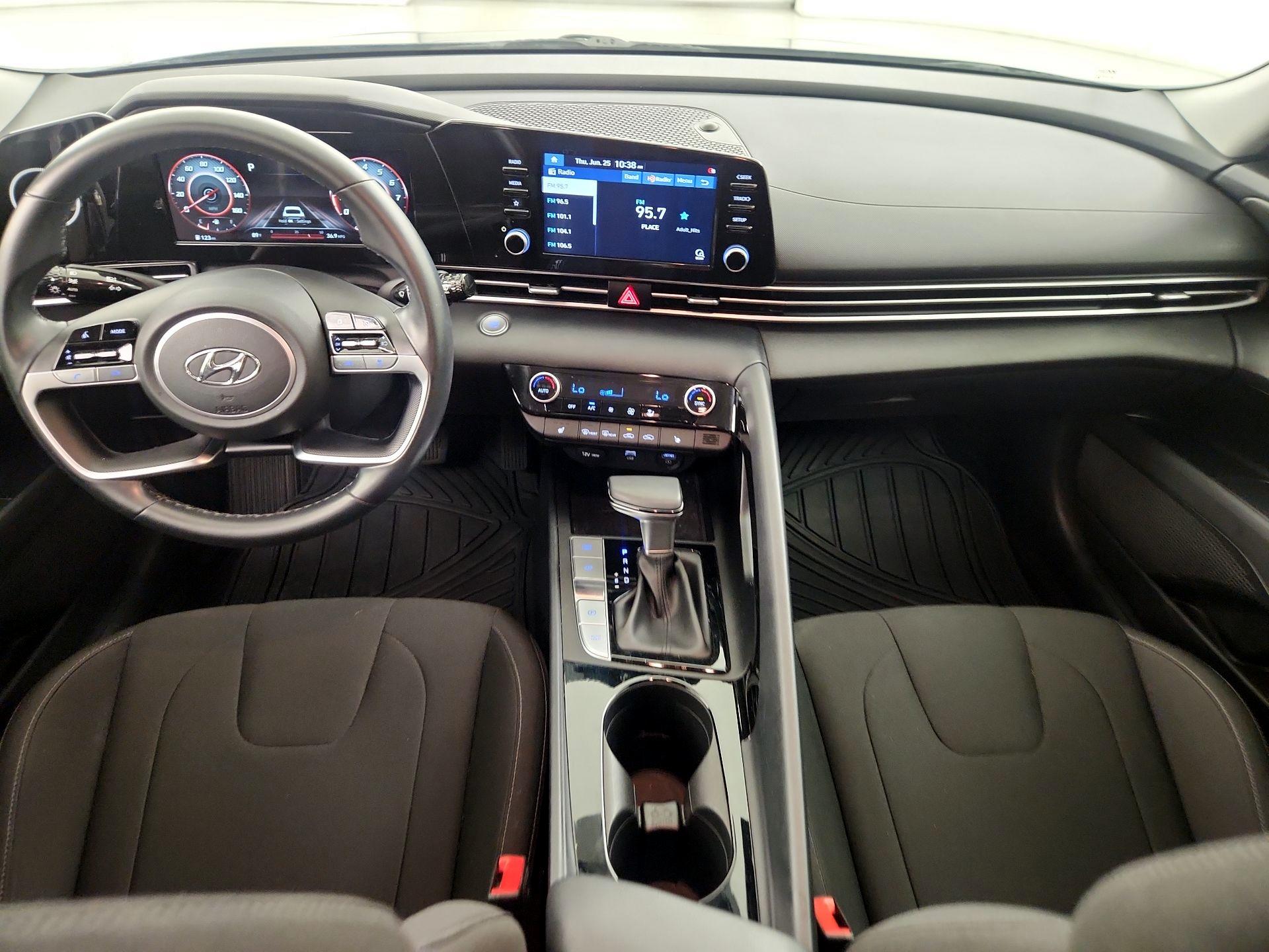 Thumbnail: 2022 Hyundai Elantra - 9