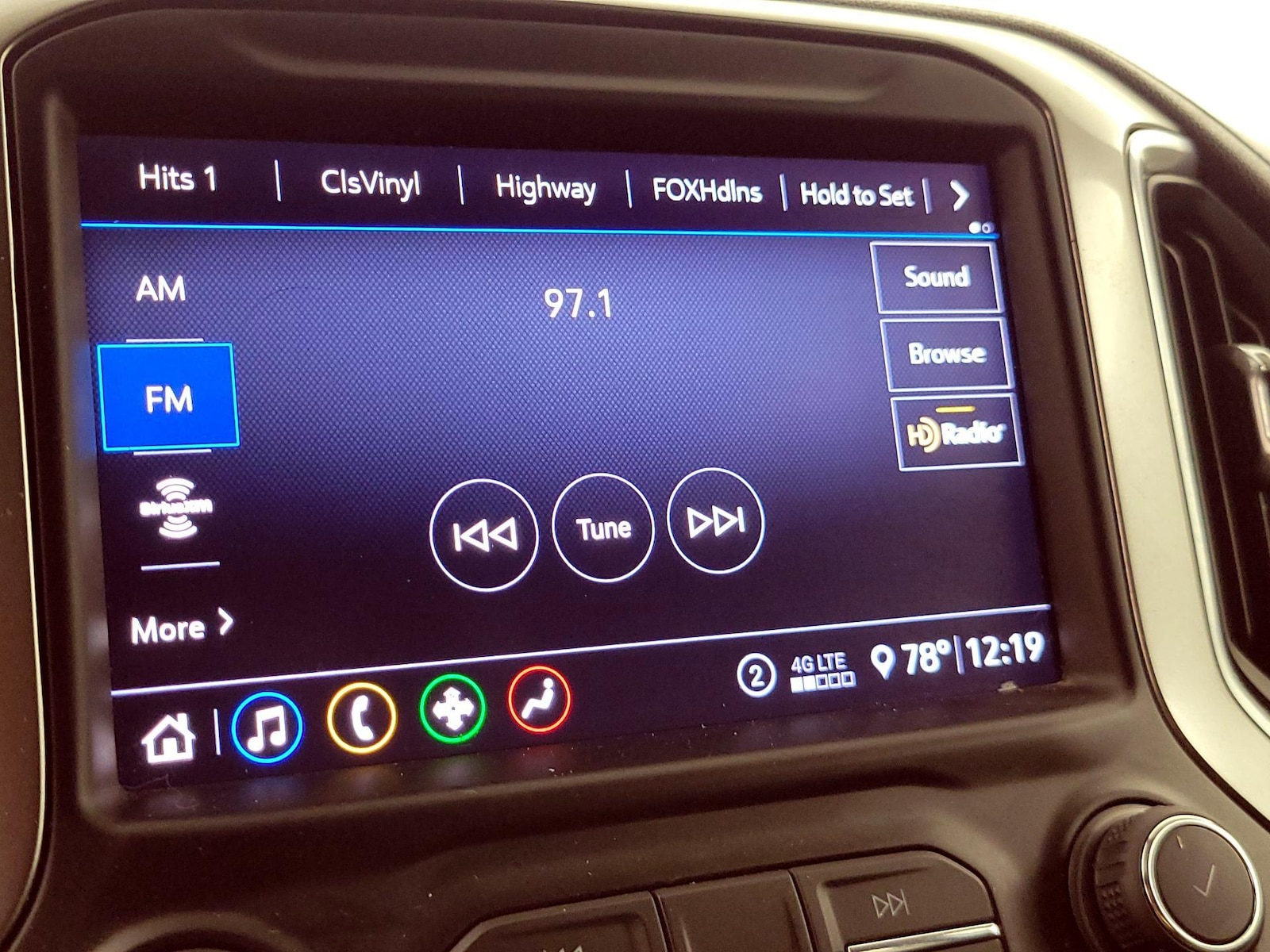 2020 Chevrolet Silverado 1500 LT - Photo 16