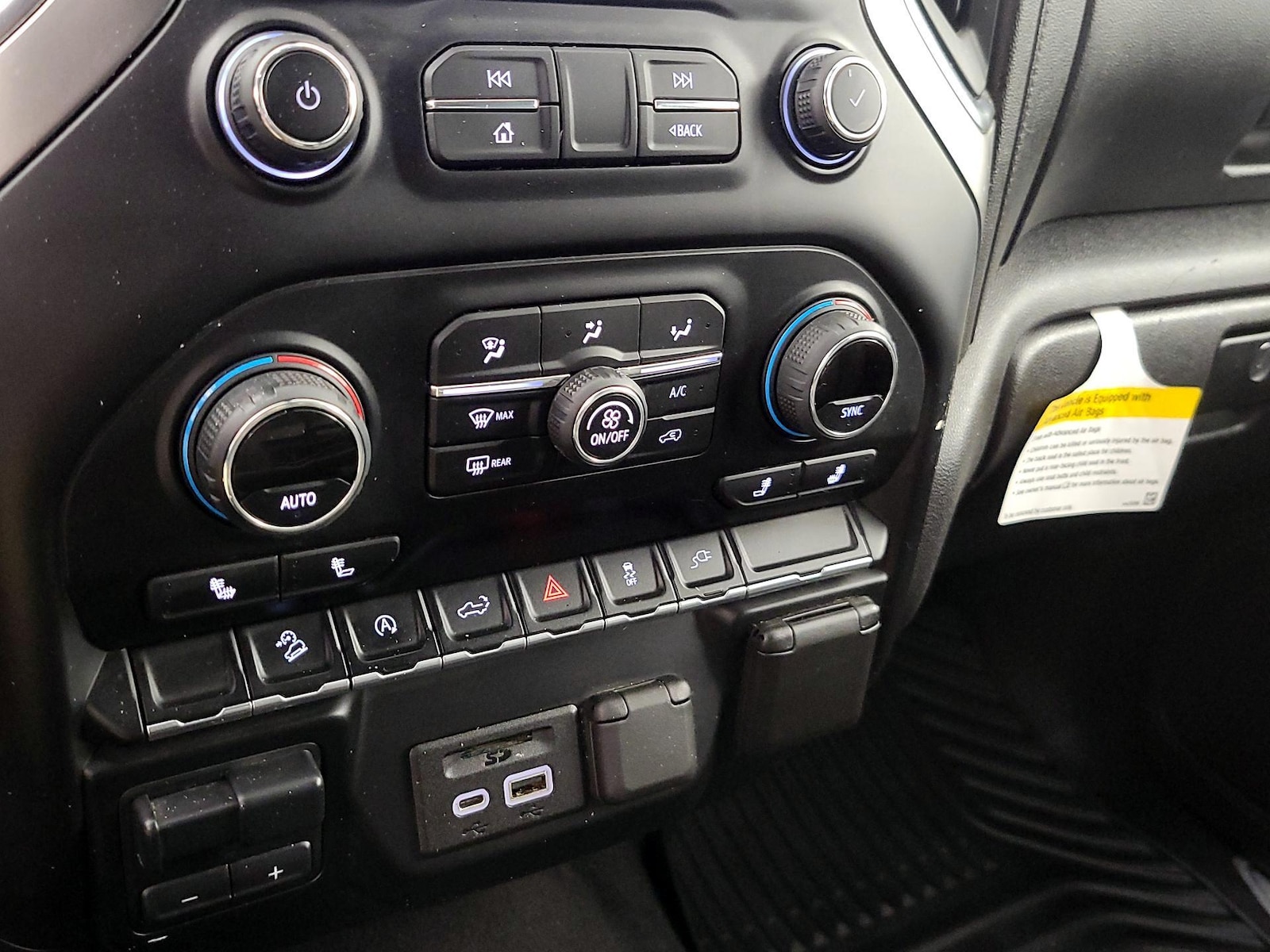 2020 Chevrolet Silverado 1500 LT - Photo 17
