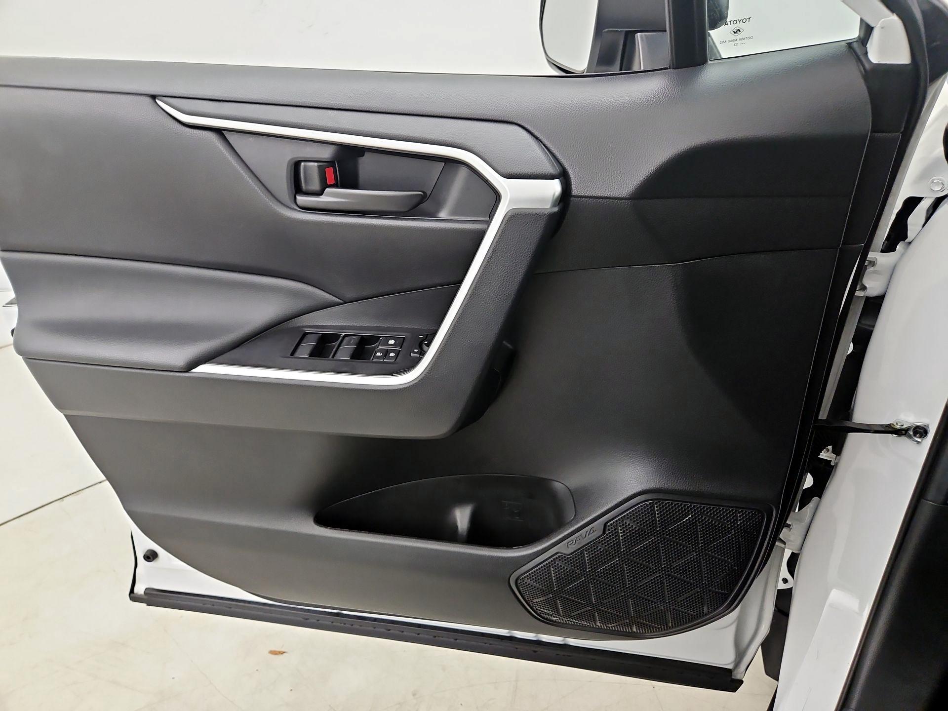 Thumbnail: 2024 Toyota RAV4 - 12