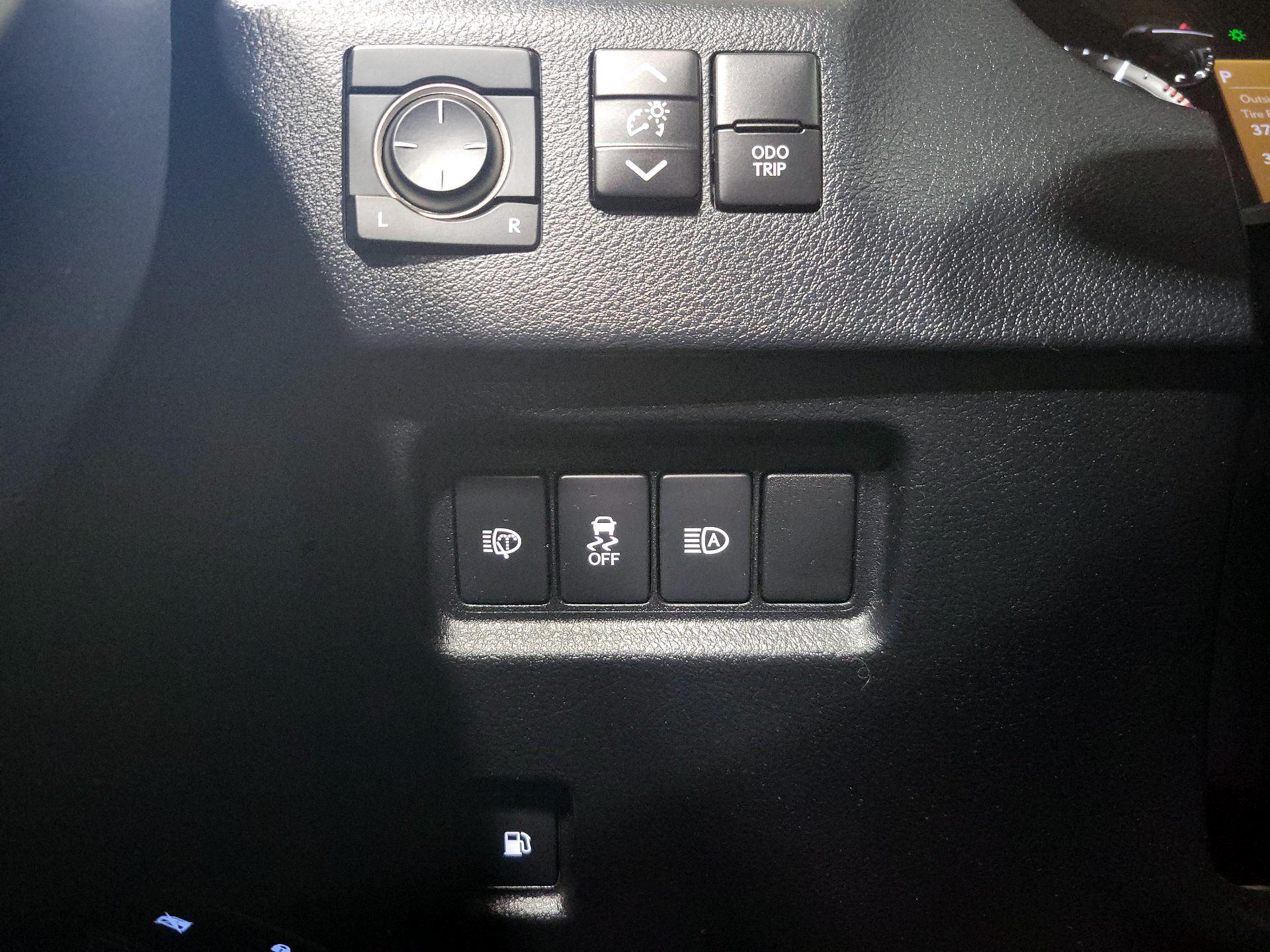 Thumbnail: 2020 Lexus GX - 13