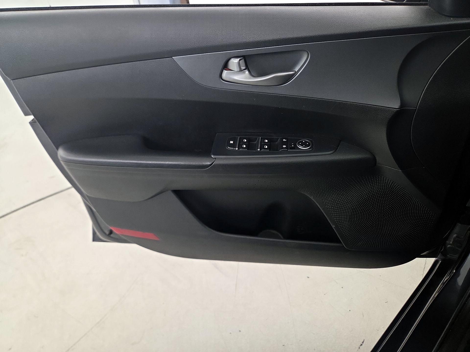 Thumbnail: 2020 Kia Forte - 12