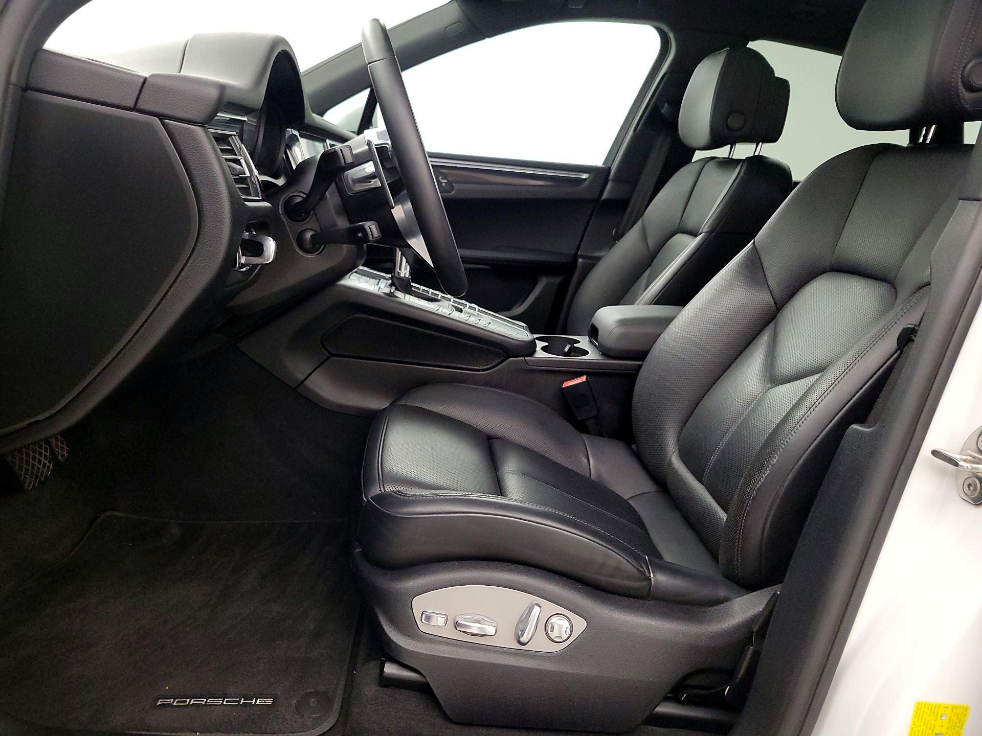 Thumbnail: 2021 Porsche Macan - 11