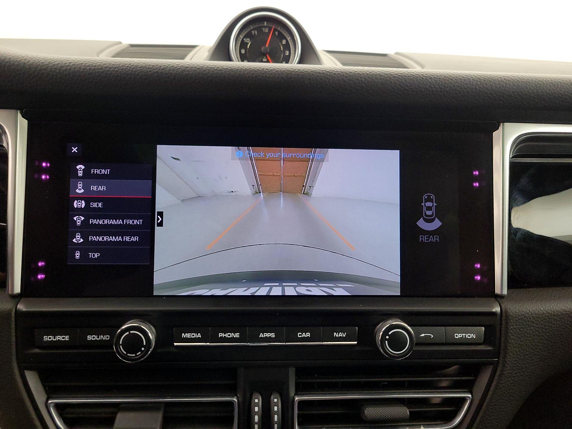 Thumbnail: 2021 Porsche Macan - 15