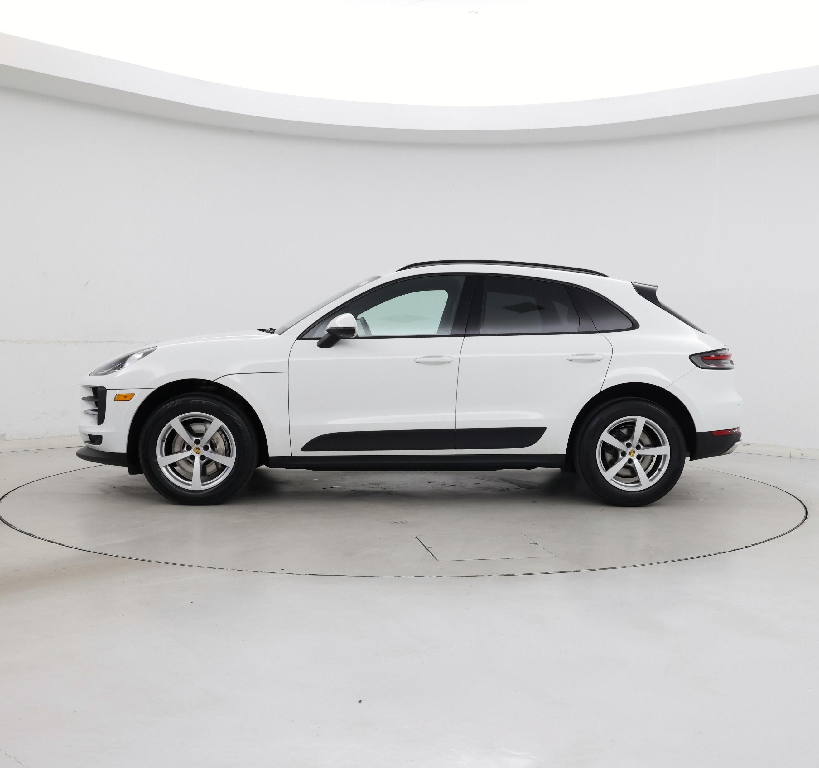 Thumbnail: 2021 Porsche Macan - 3