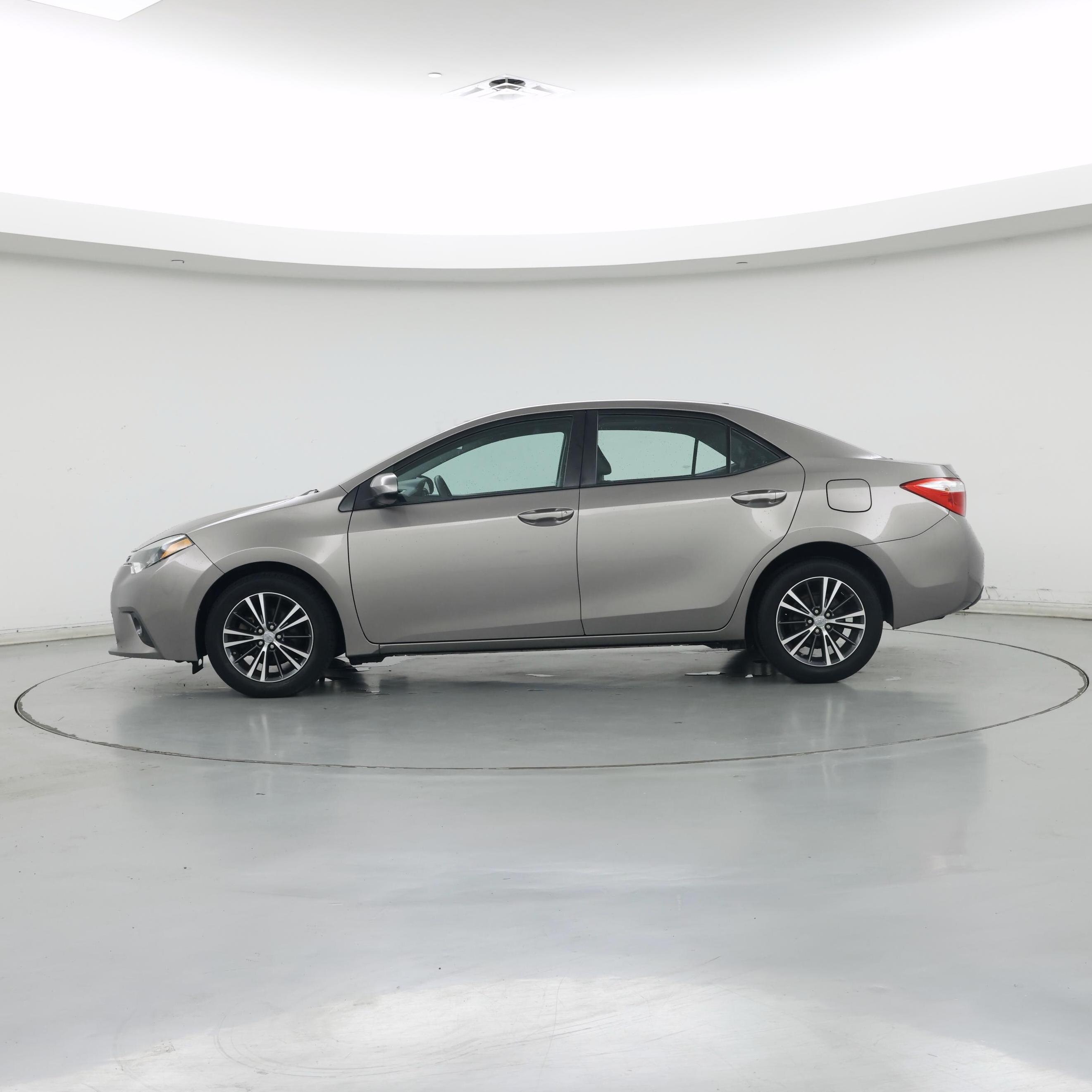 Thumbnail: 2016 Toyota Corolla - 3
