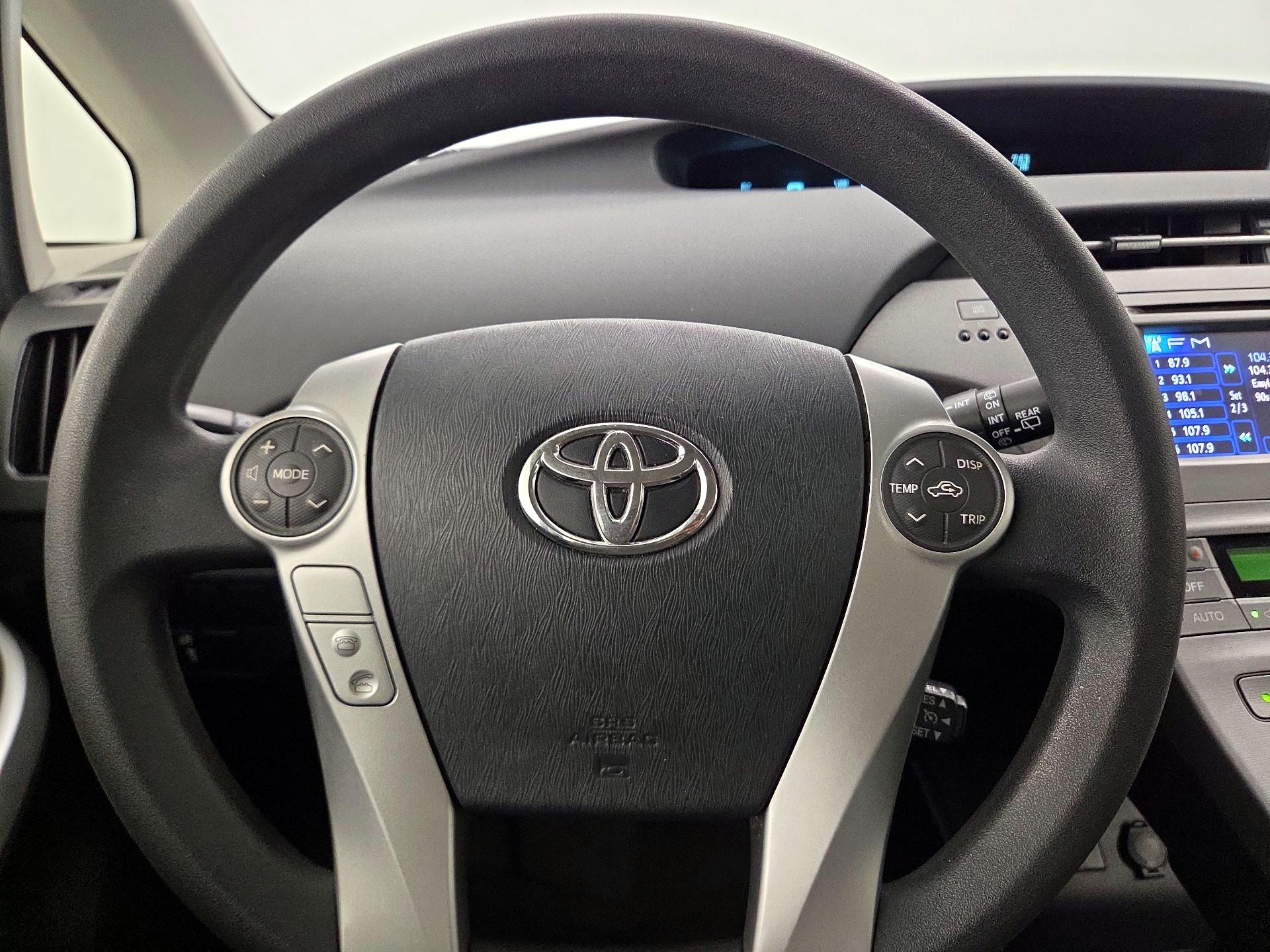 Thumbnail: 2015 Toyota Prius - 10
