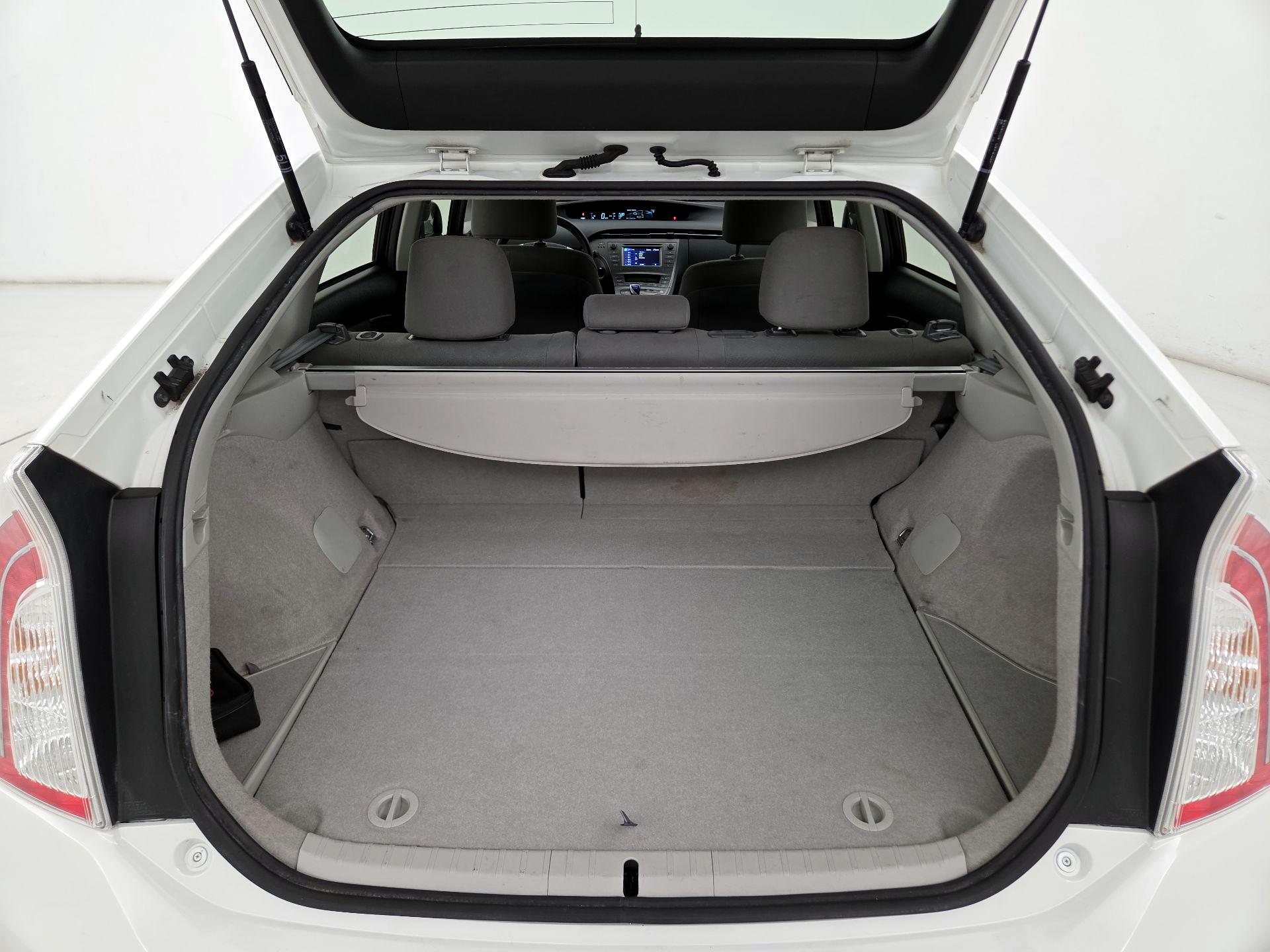 Thumbnail: 2015 Toyota Prius - 20