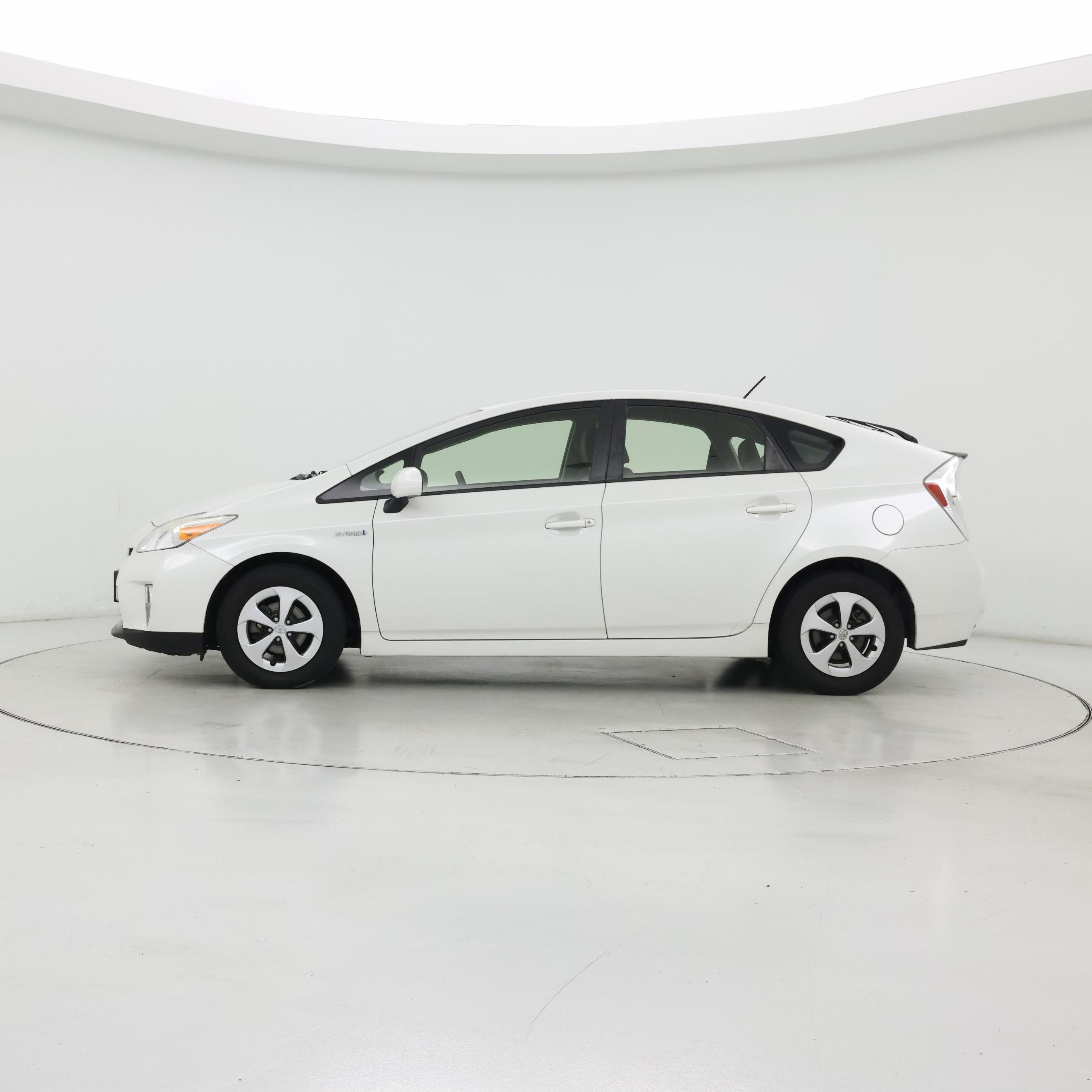 Thumbnail: 2015 Toyota Prius - 3