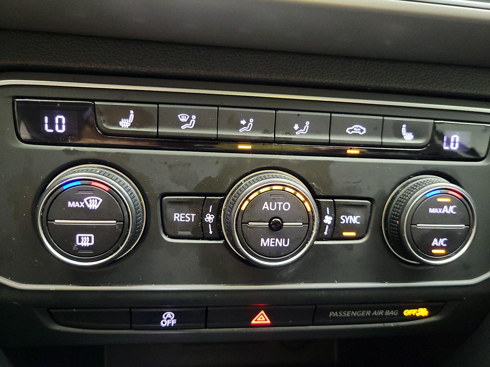 Thumbnail: 2019 Volkswagen Atlas - 16