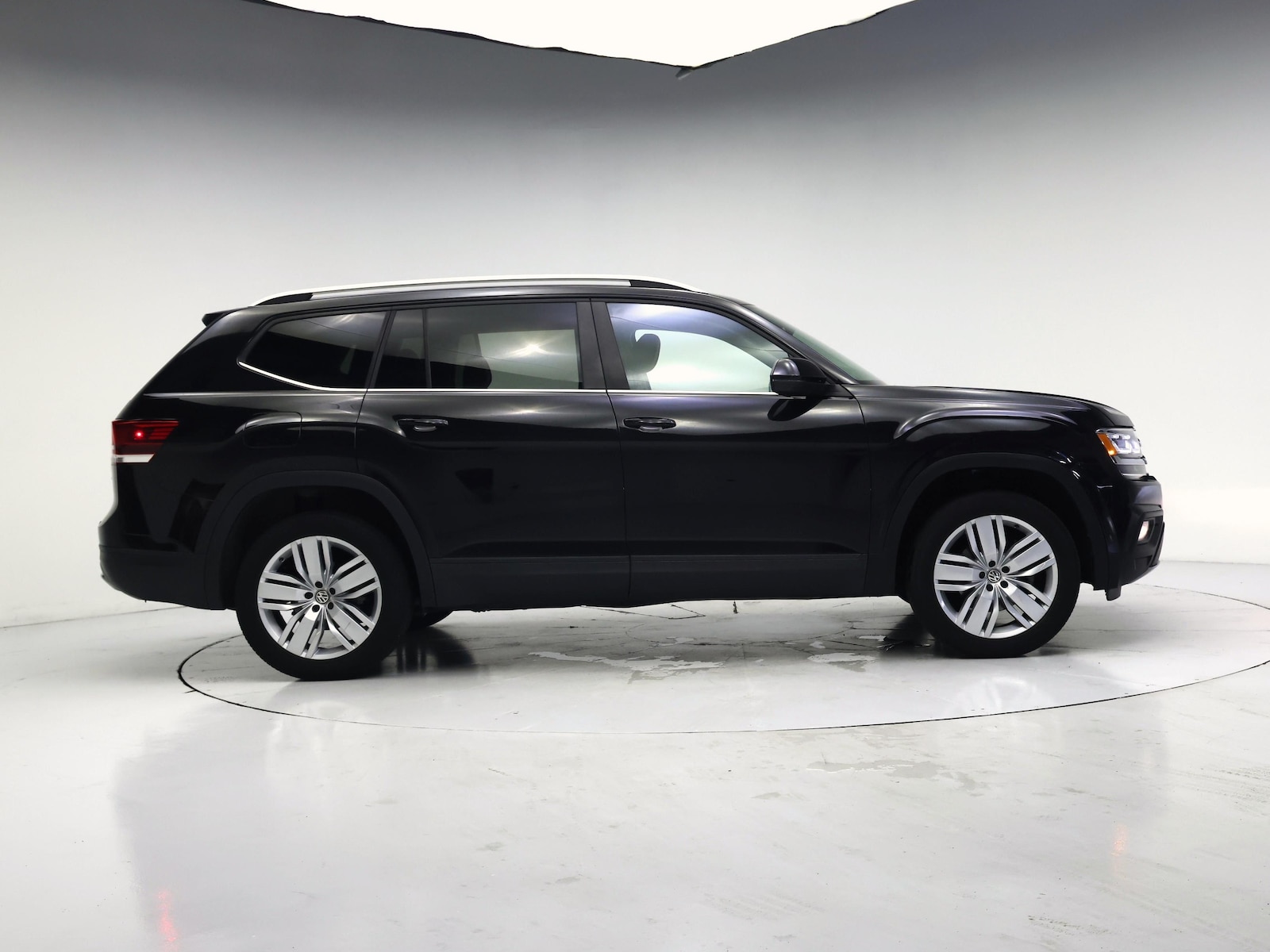 2019 Volkswagen Atlas SE w/Tech - Photo 8