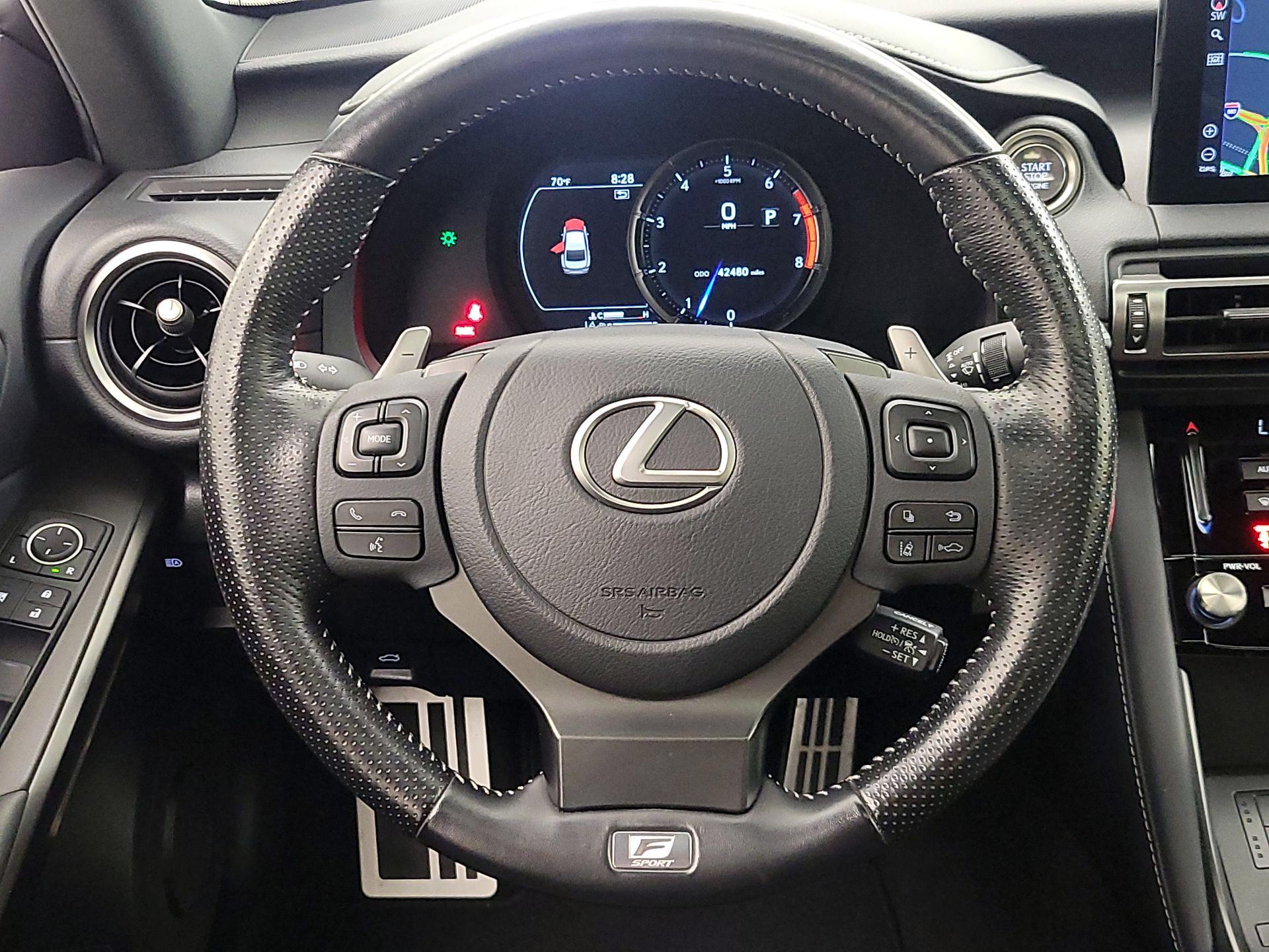 Thumbnail: 2022 Lexus IS - 10