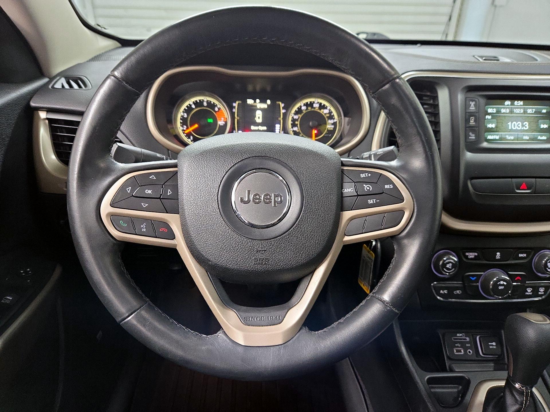 Thumbnail: 2017 Jeep Cherokee - 10