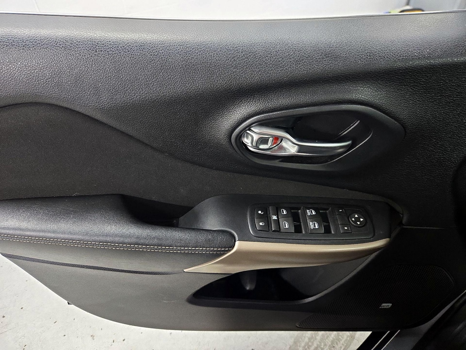 2017 Jeep Cherokee Latitude - Photo 13