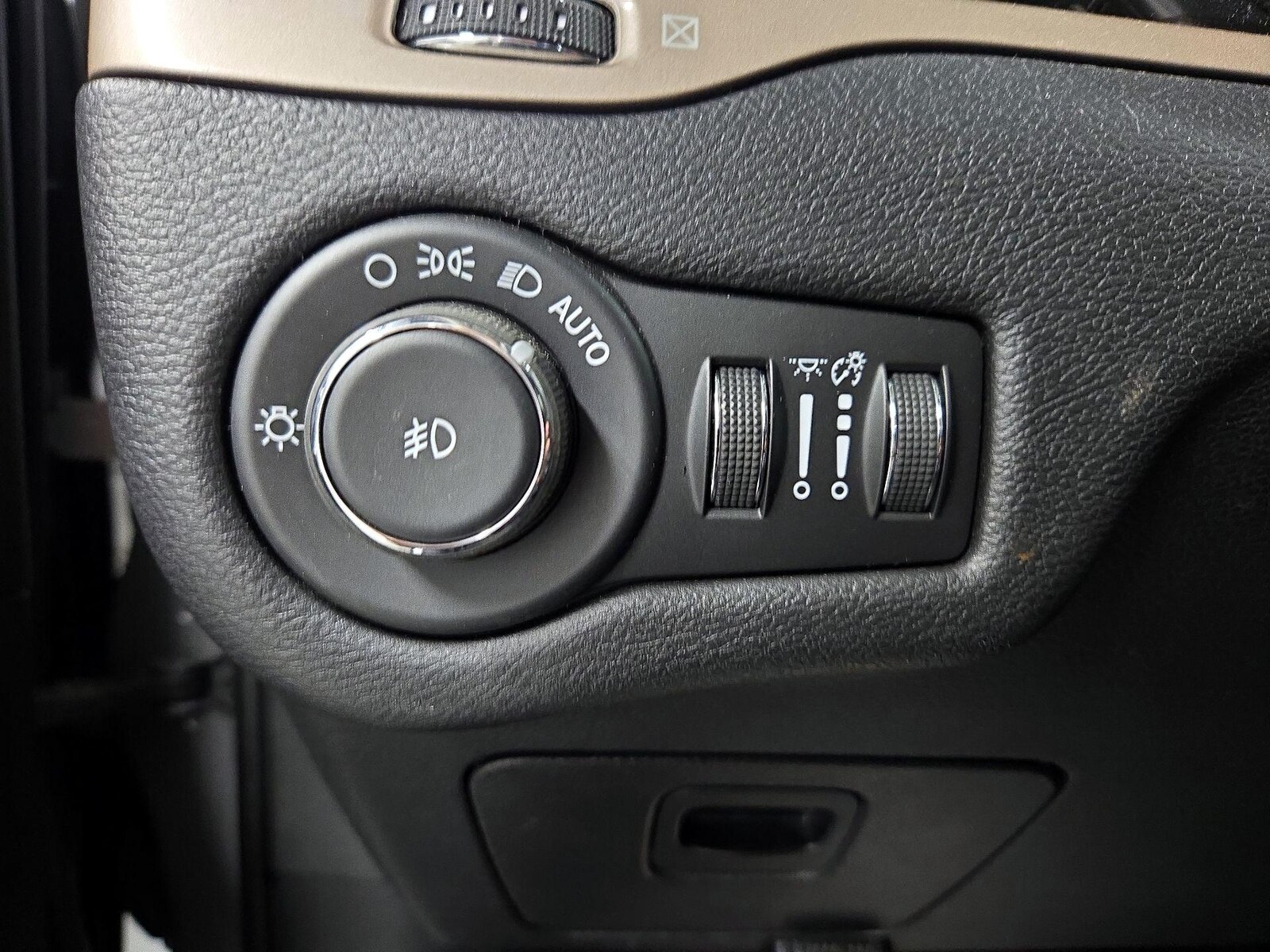 2017 Jeep Cherokee Latitude - Photo 14