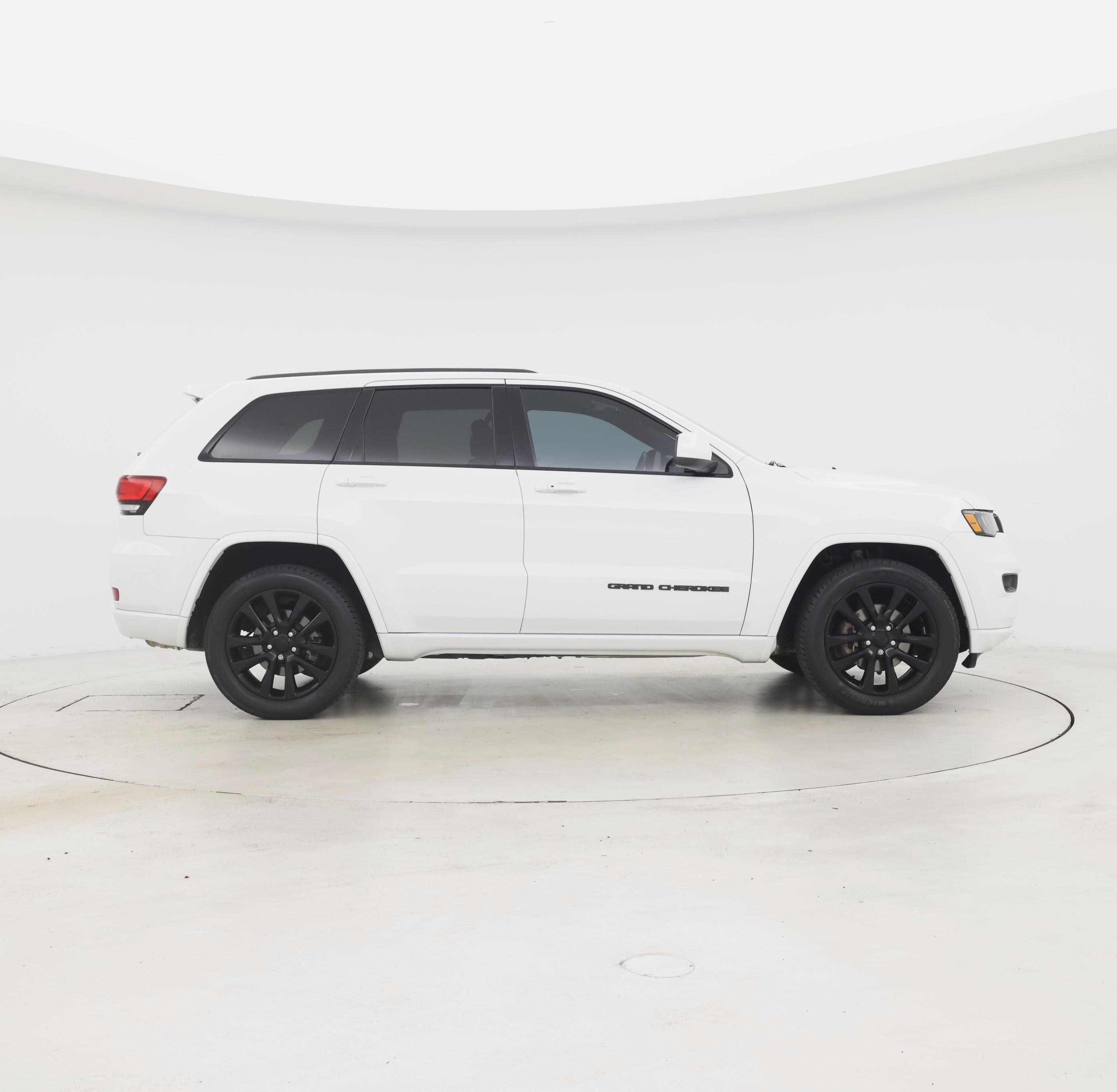 Thumbnail: 2019 Jeep Grand Cherokee - 7