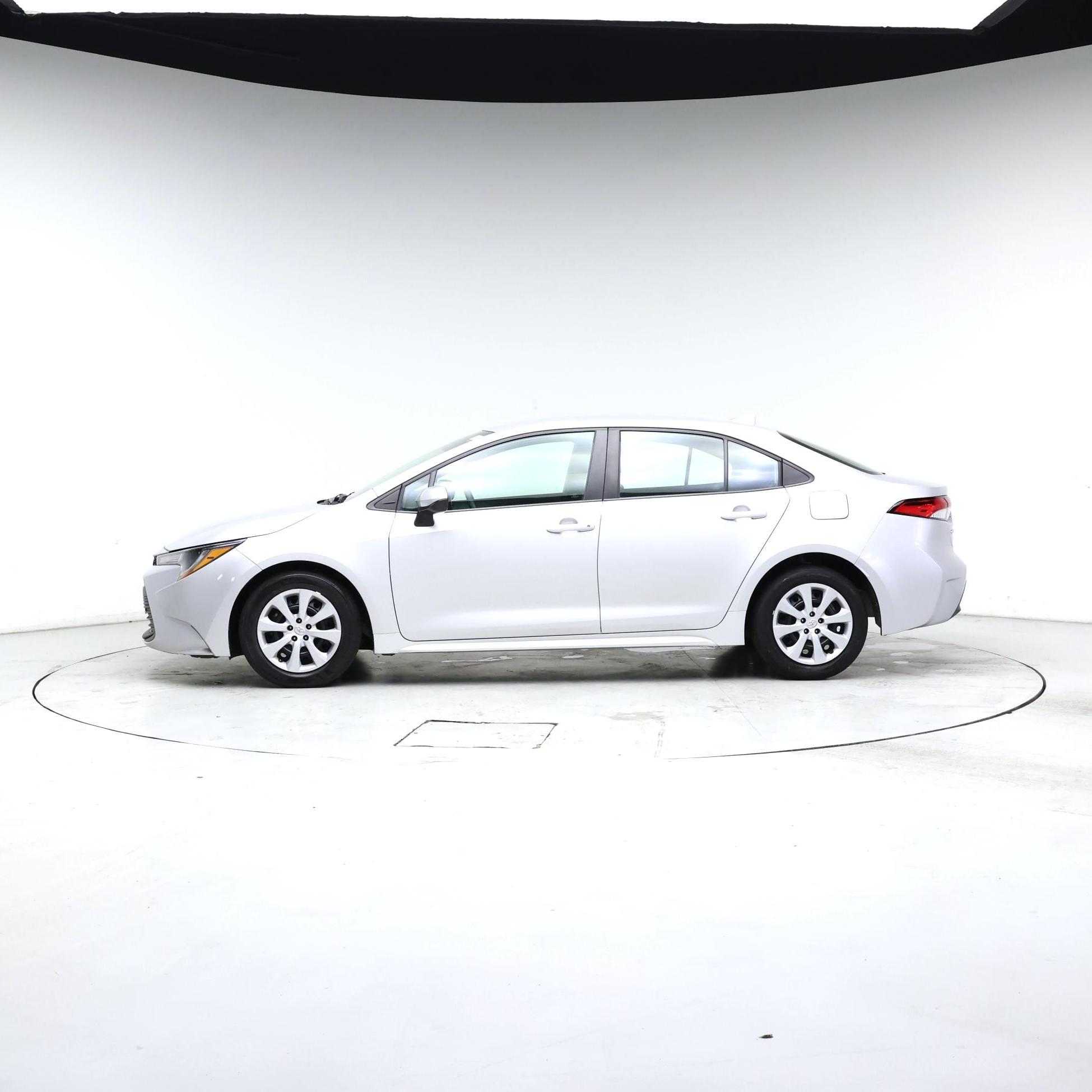 Thumbnail: 2023 Toyota Corolla - 3