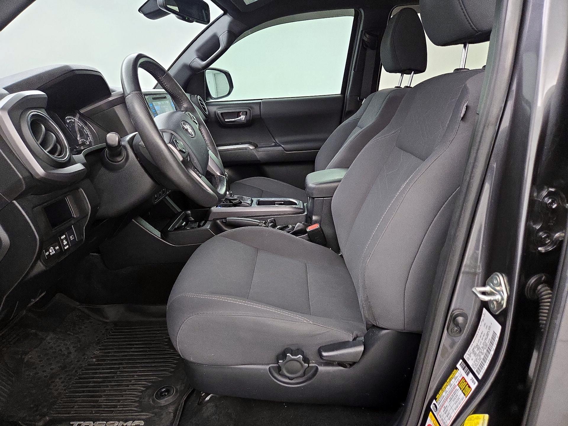 Thumbnail: 2019 Toyota Tacoma - 11