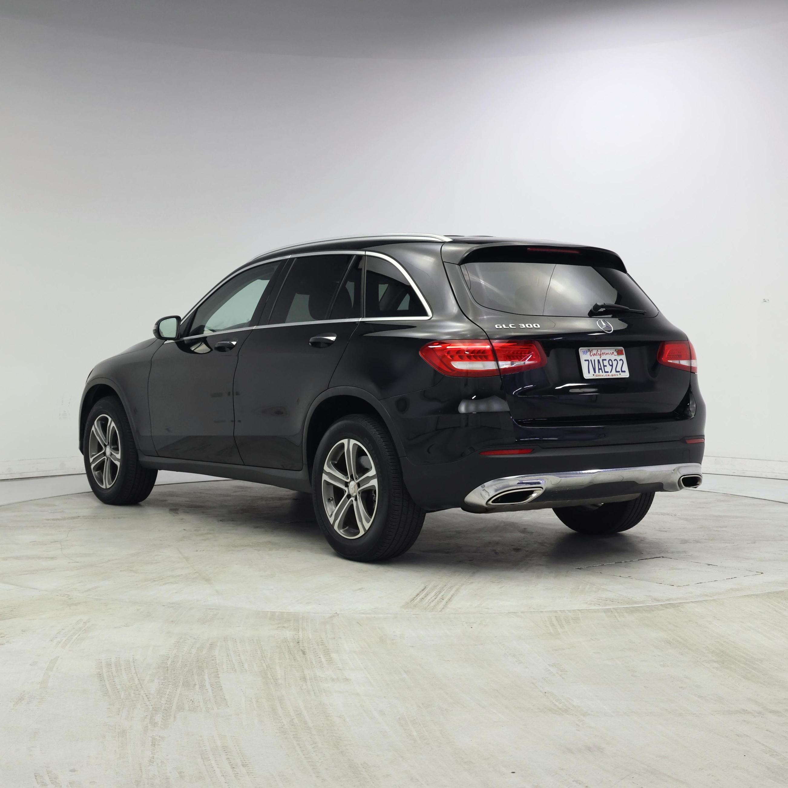 Thumbnail: 2016 Mercedes-Benz GLC - 2