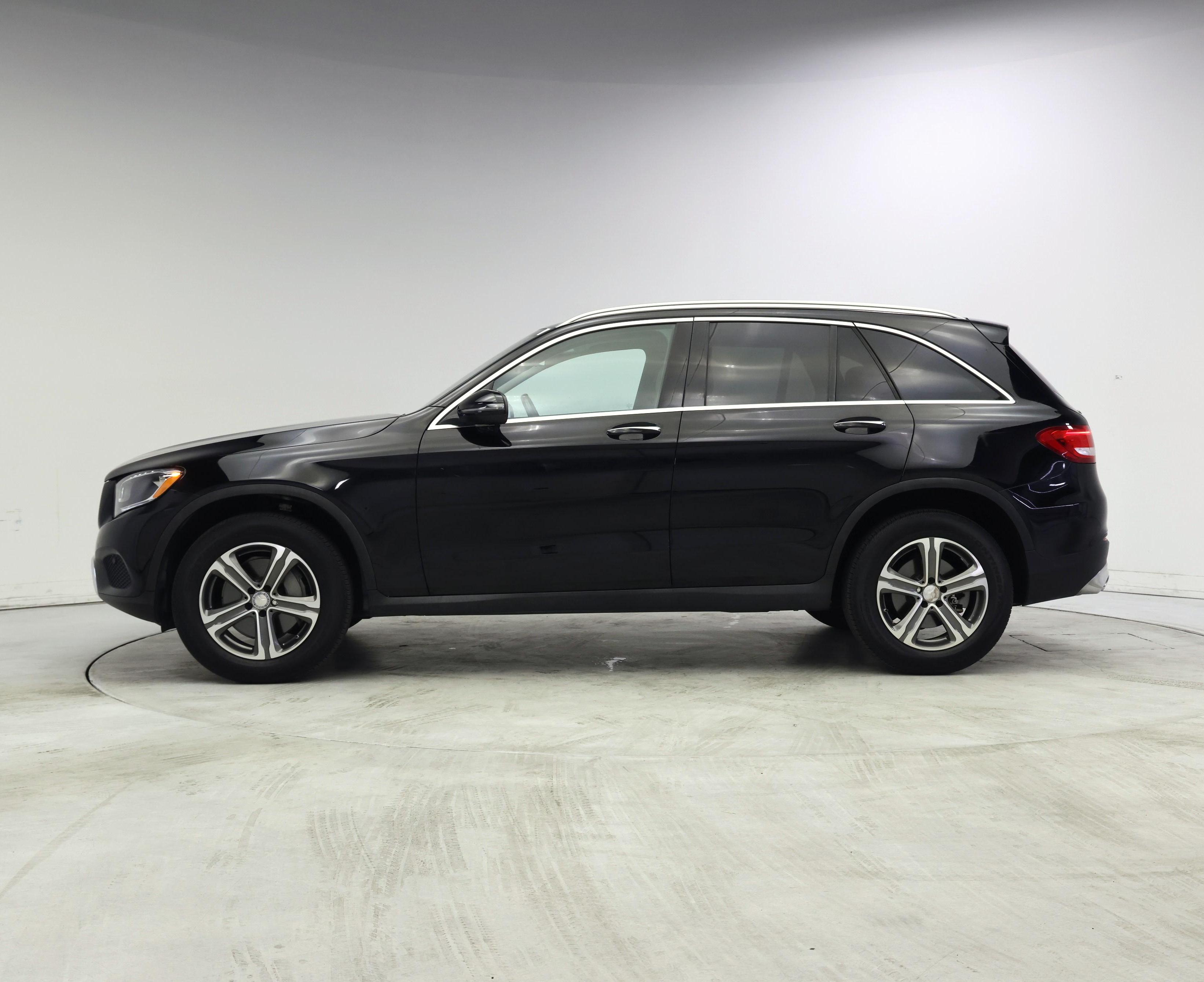 Thumbnail: 2016 Mercedes-Benz GLC - 3