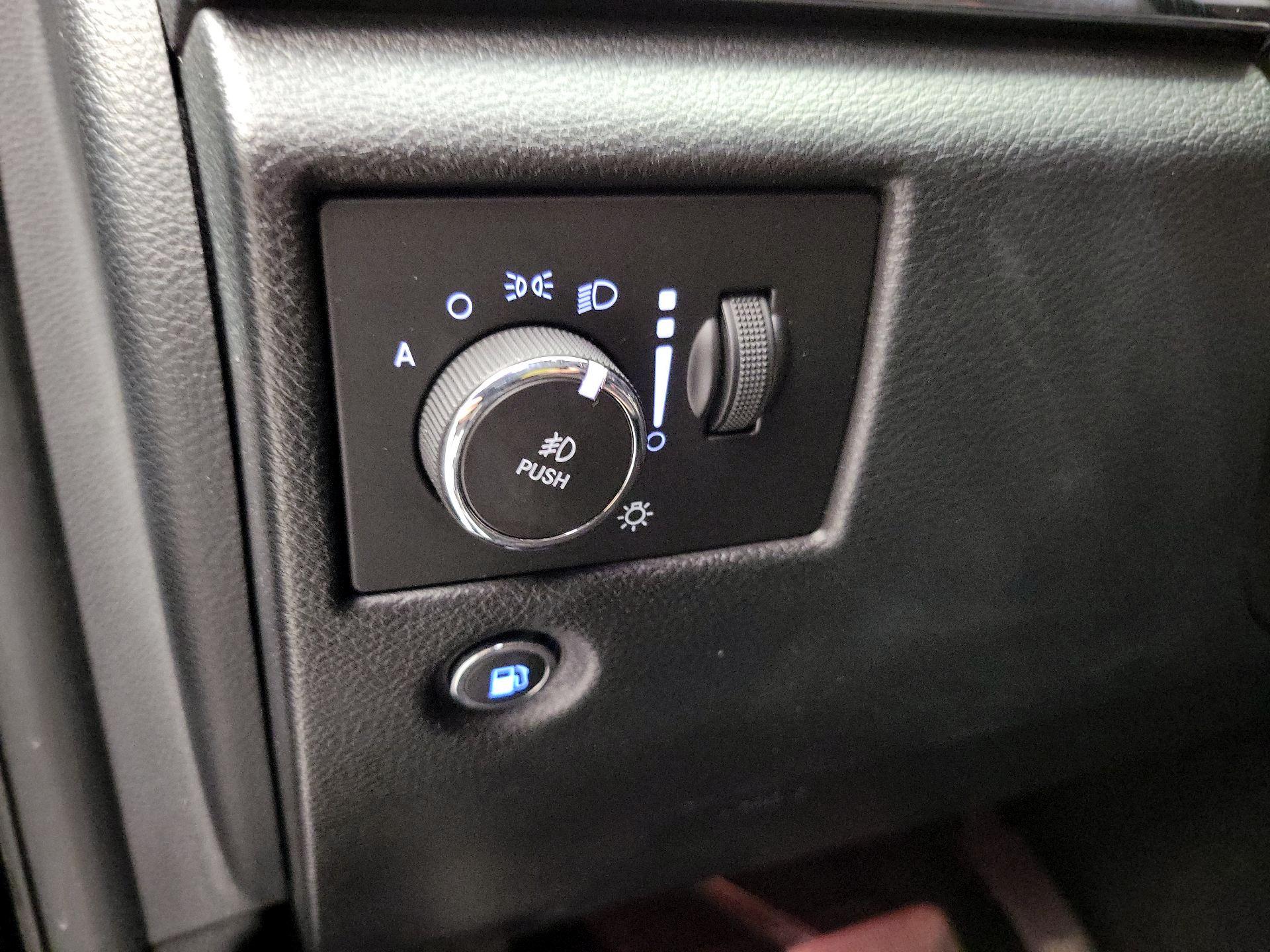 Thumbnail: 2020 Jeep Grand Cherokee - 13