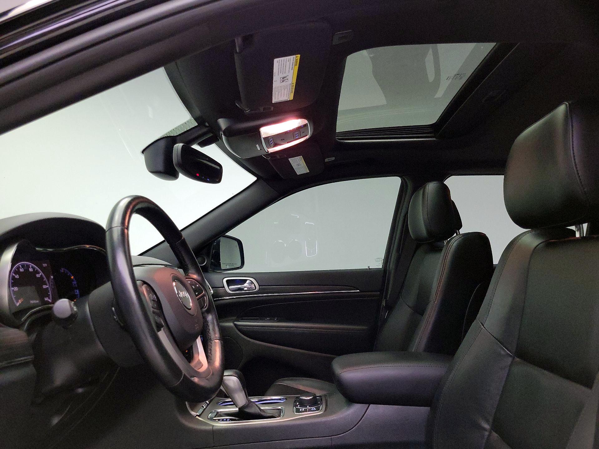 Thumbnail: 2020 Jeep Grand Cherokee - 20