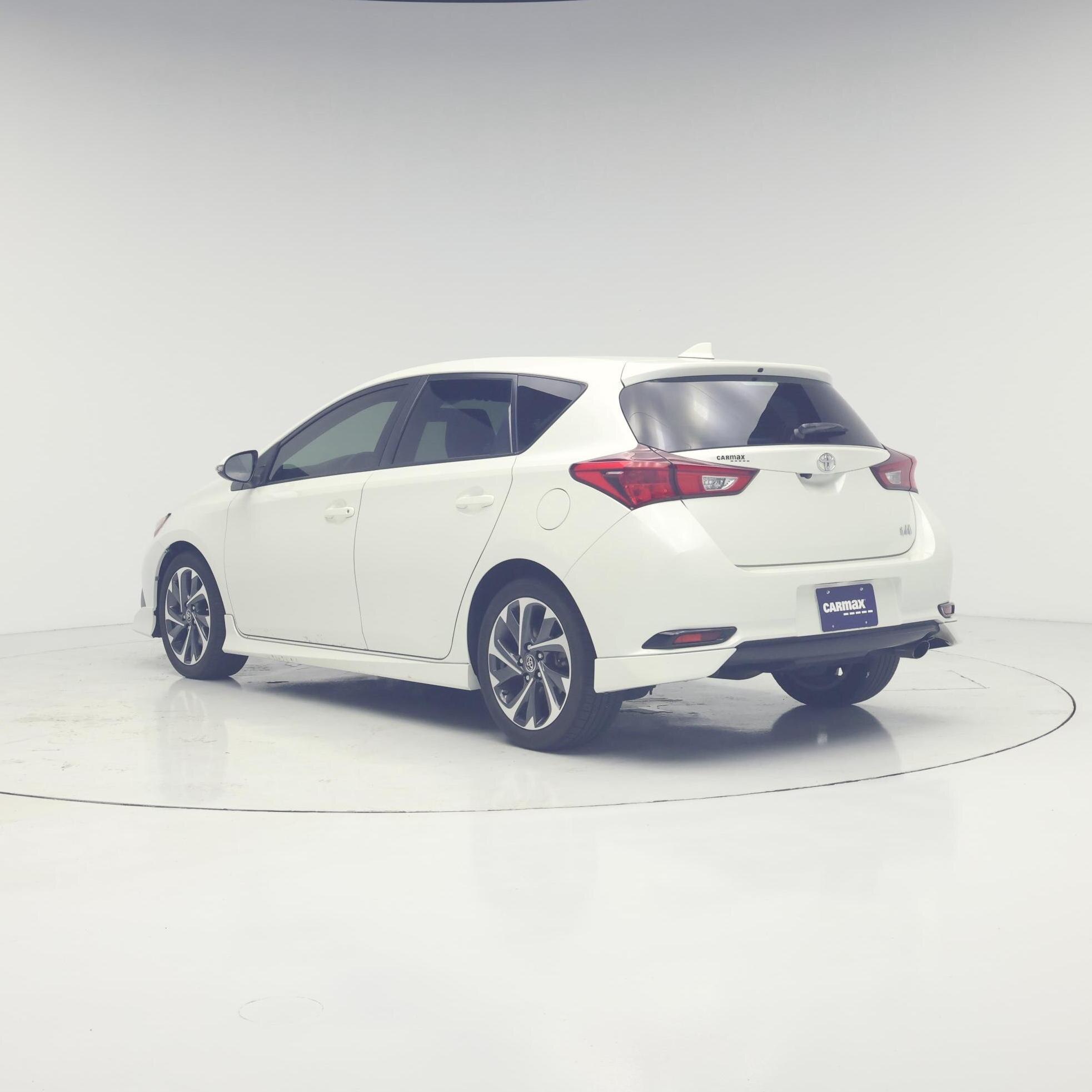 Thumbnail: 2017 Toyota Corolla iM - 2