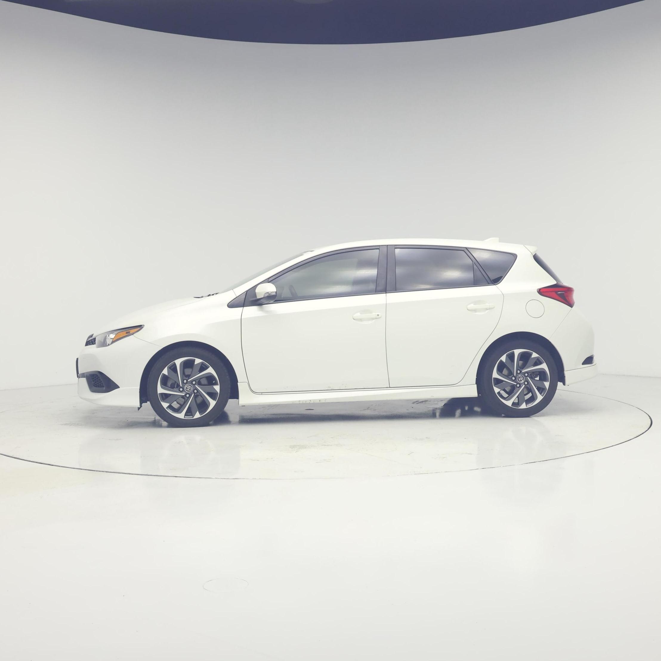 Thumbnail: 2017 Toyota Corolla iM - 3