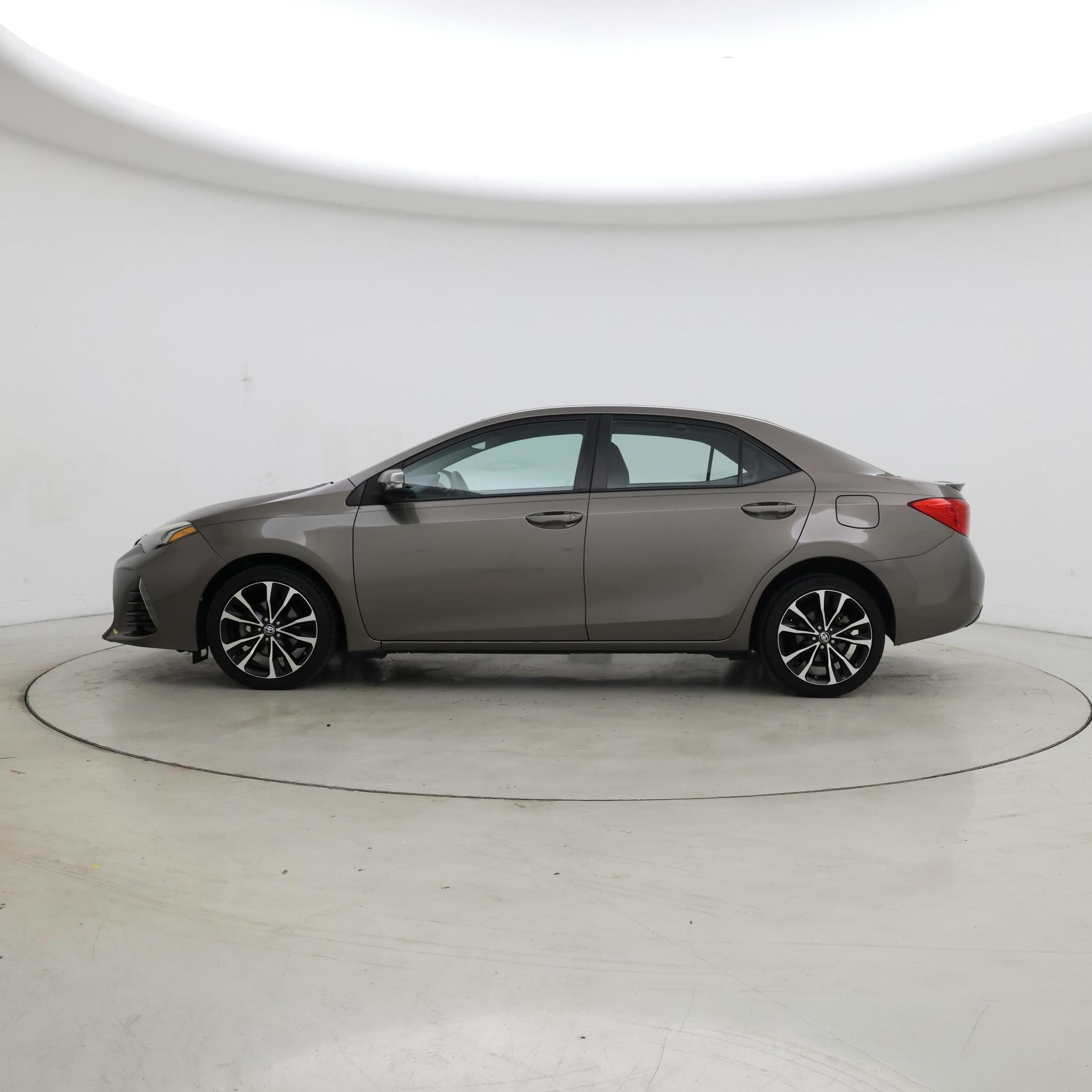 Thumbnail: 2018 Toyota Corolla - 3